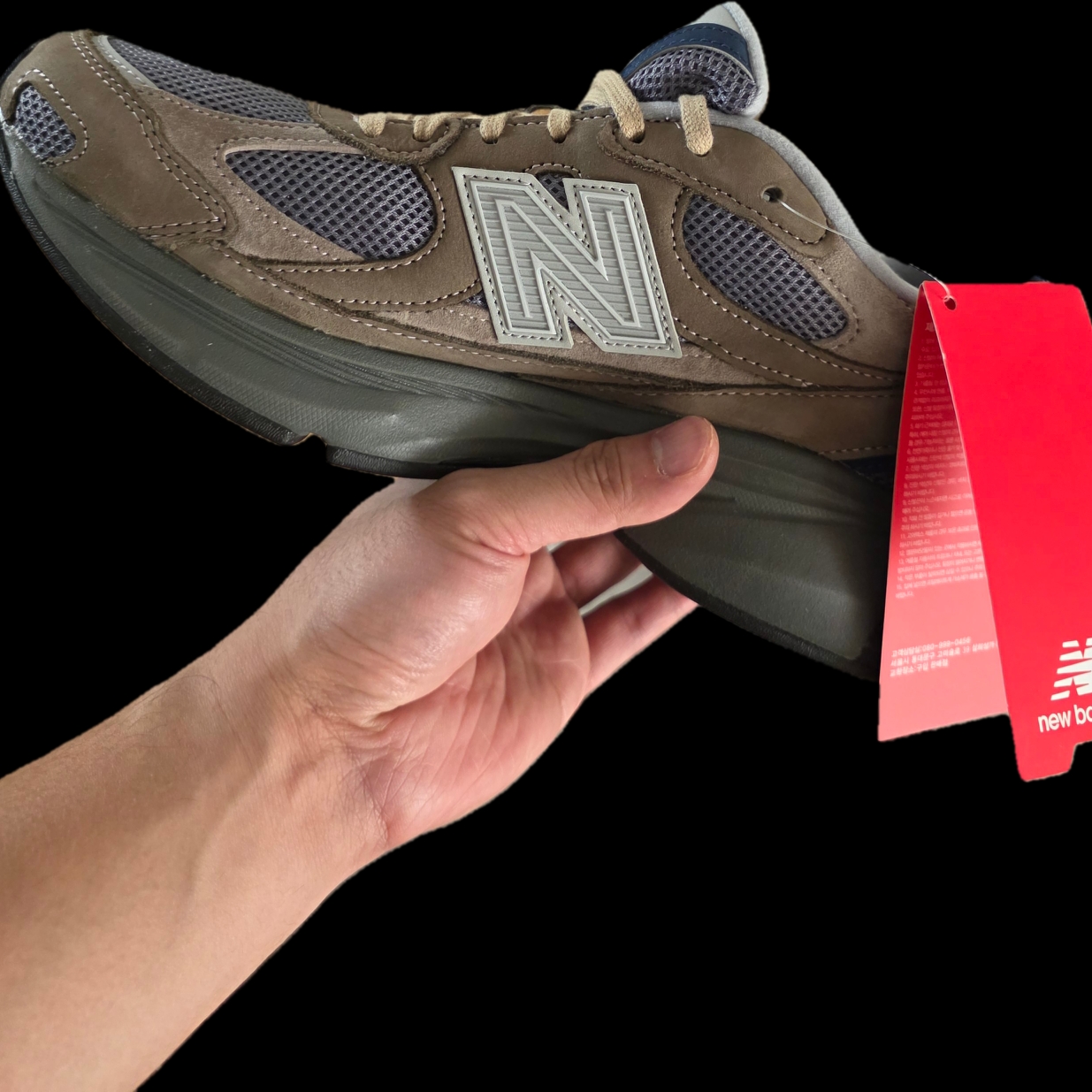 New Balance x Khakis 2010 Abzorb Shadow Brown 착용 스타일 - 3