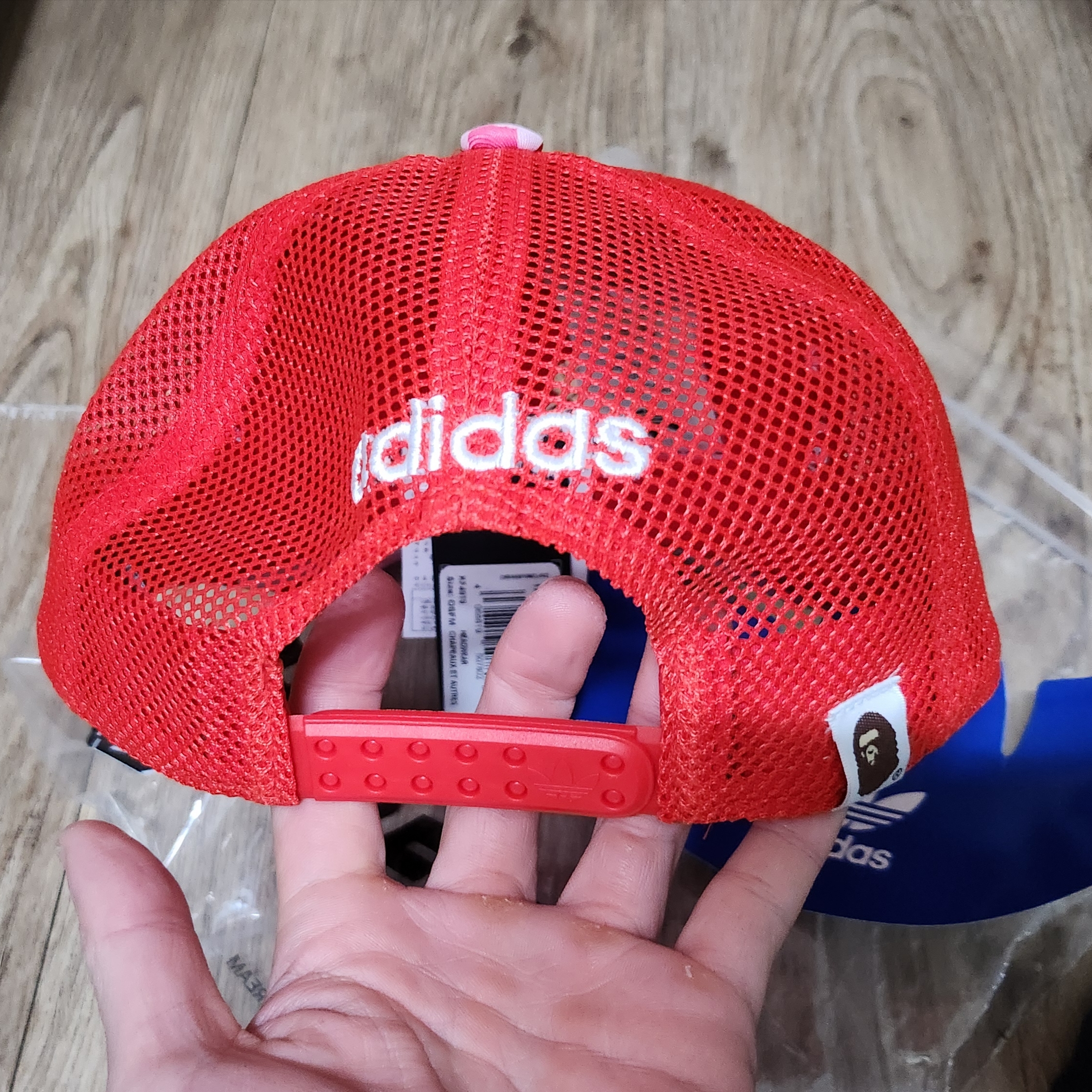 Adidas x BAPE Trucker Cap Clear Pink 착용 스타일 - 3