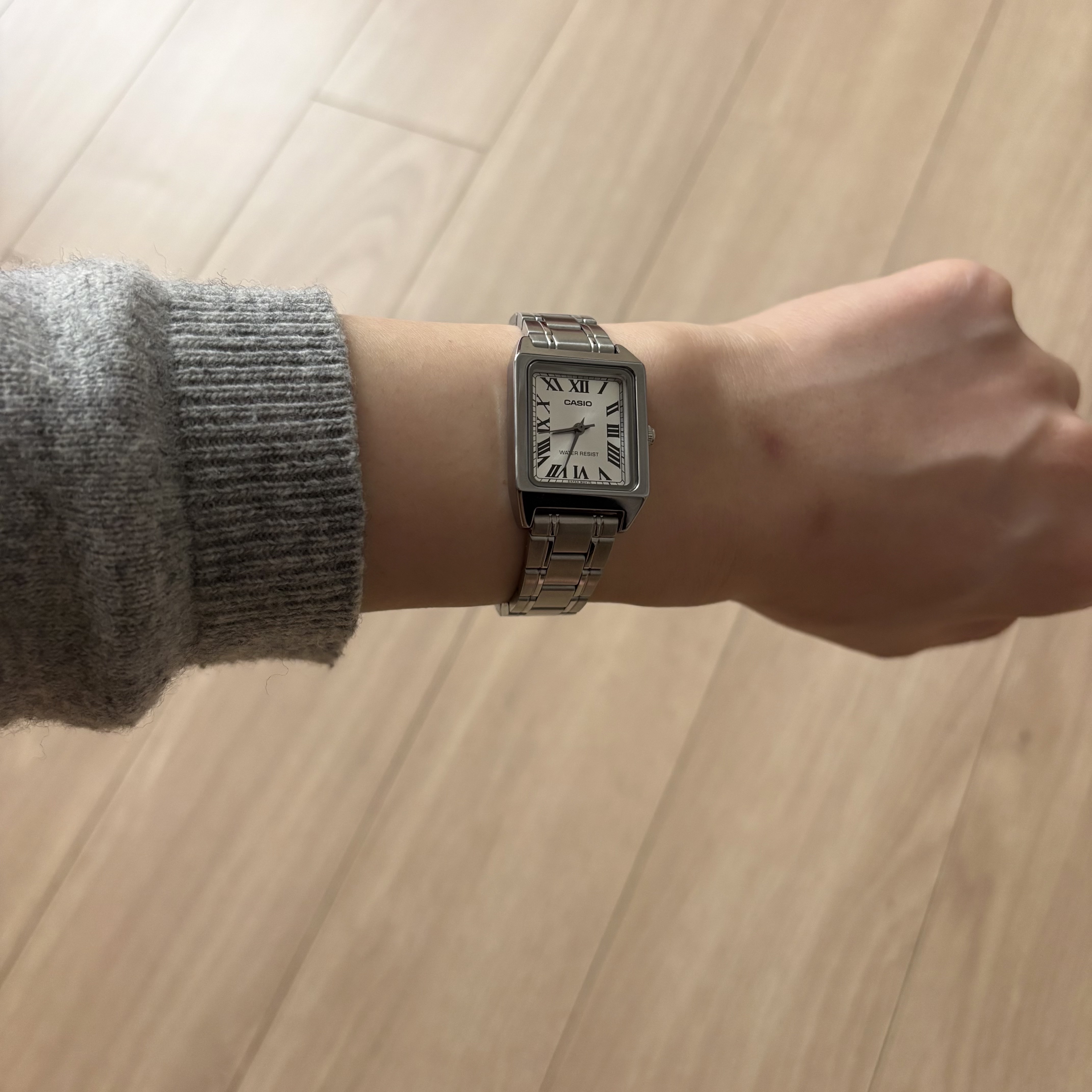 Casio LTP-V007D-7B 착용 스타일