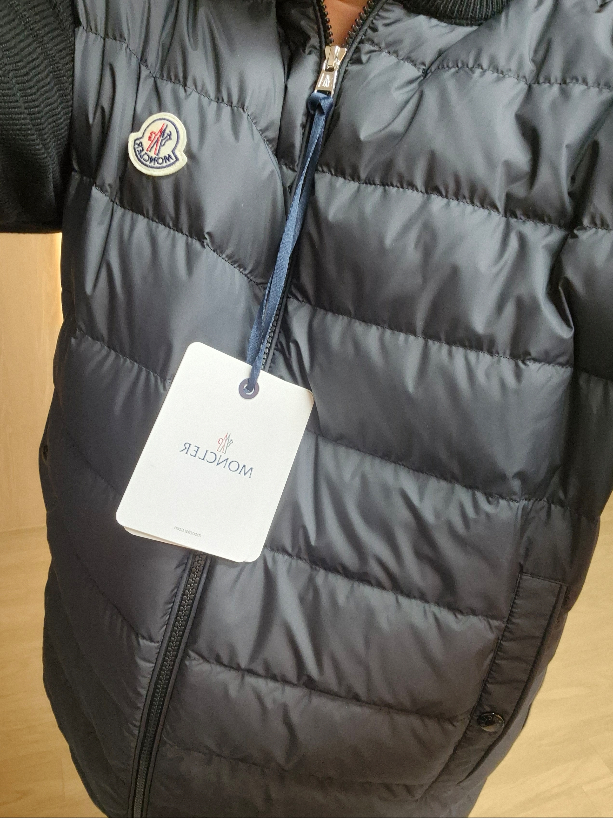 Moncler Padded Zip-Up Cotton Cardigan Black - 26SS 착용 스타일