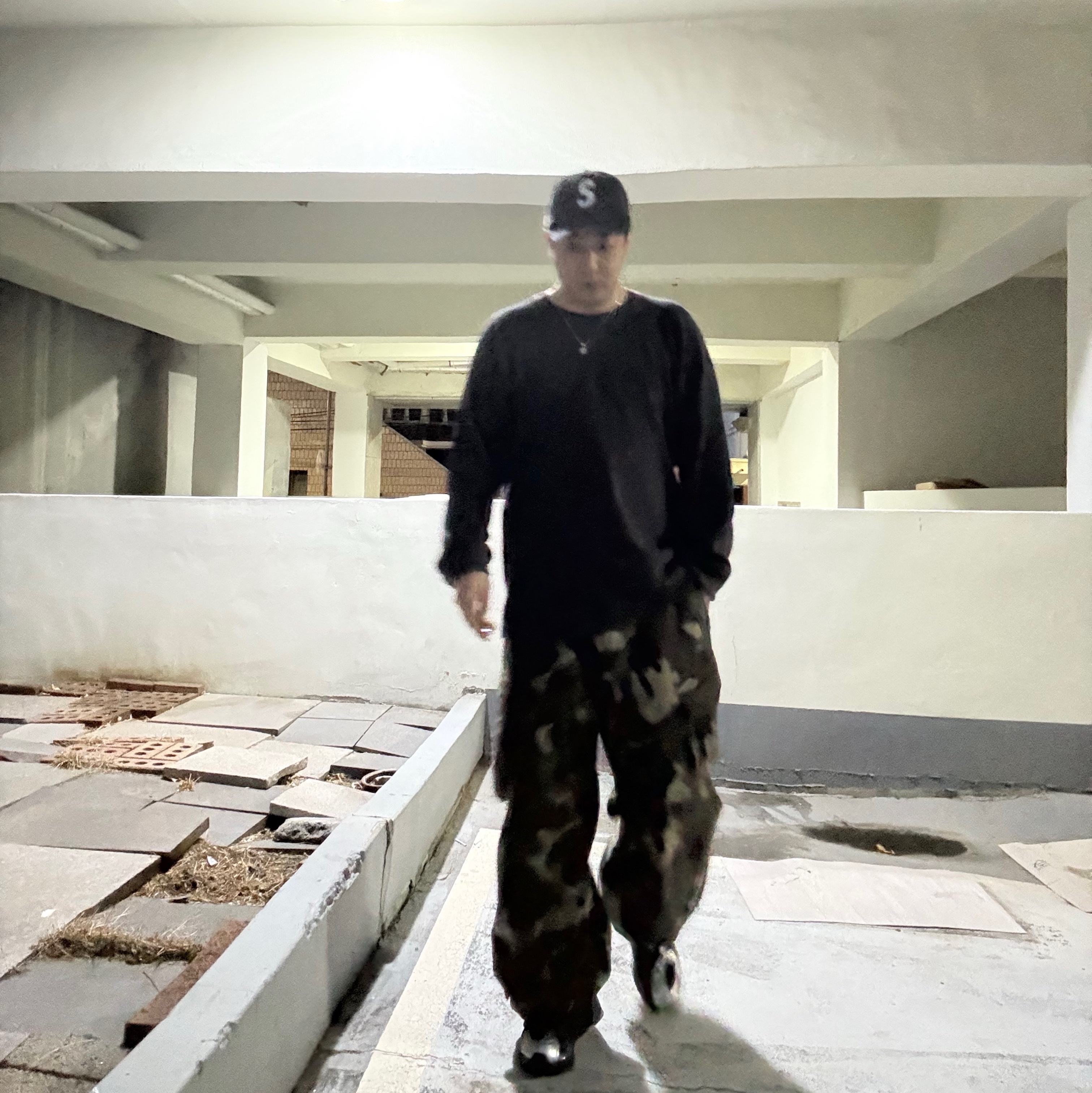 Stussy Raglan Thermal LS Crew Washed Black, Flavorism VTG Washed Cargo Pants Washed Camo 착용 스타일 - 2