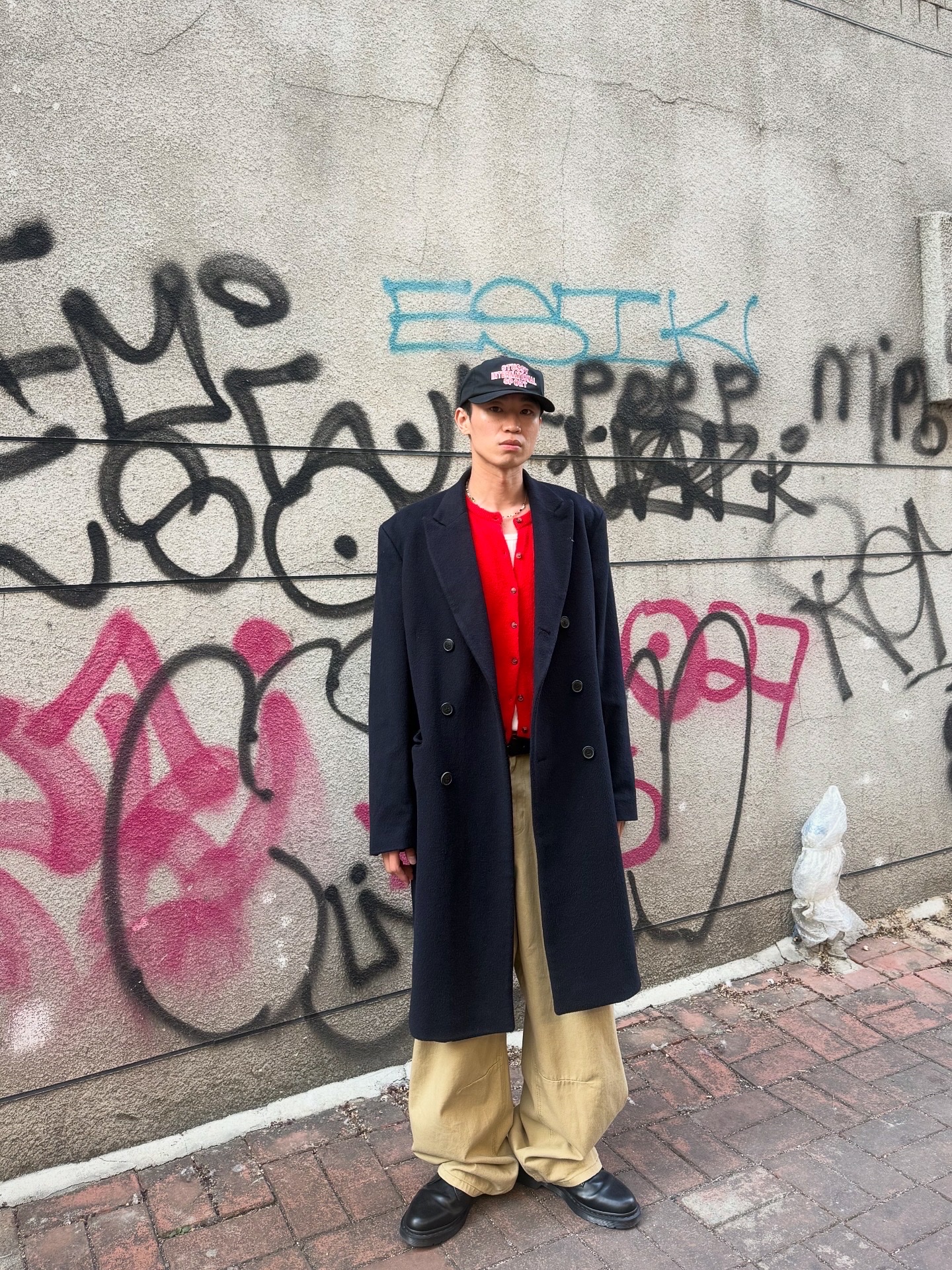 Stussy Mid-Depth International Sport Strapback Black, Dr. Martens 1461 Mono Black 착용 스타일 - 3