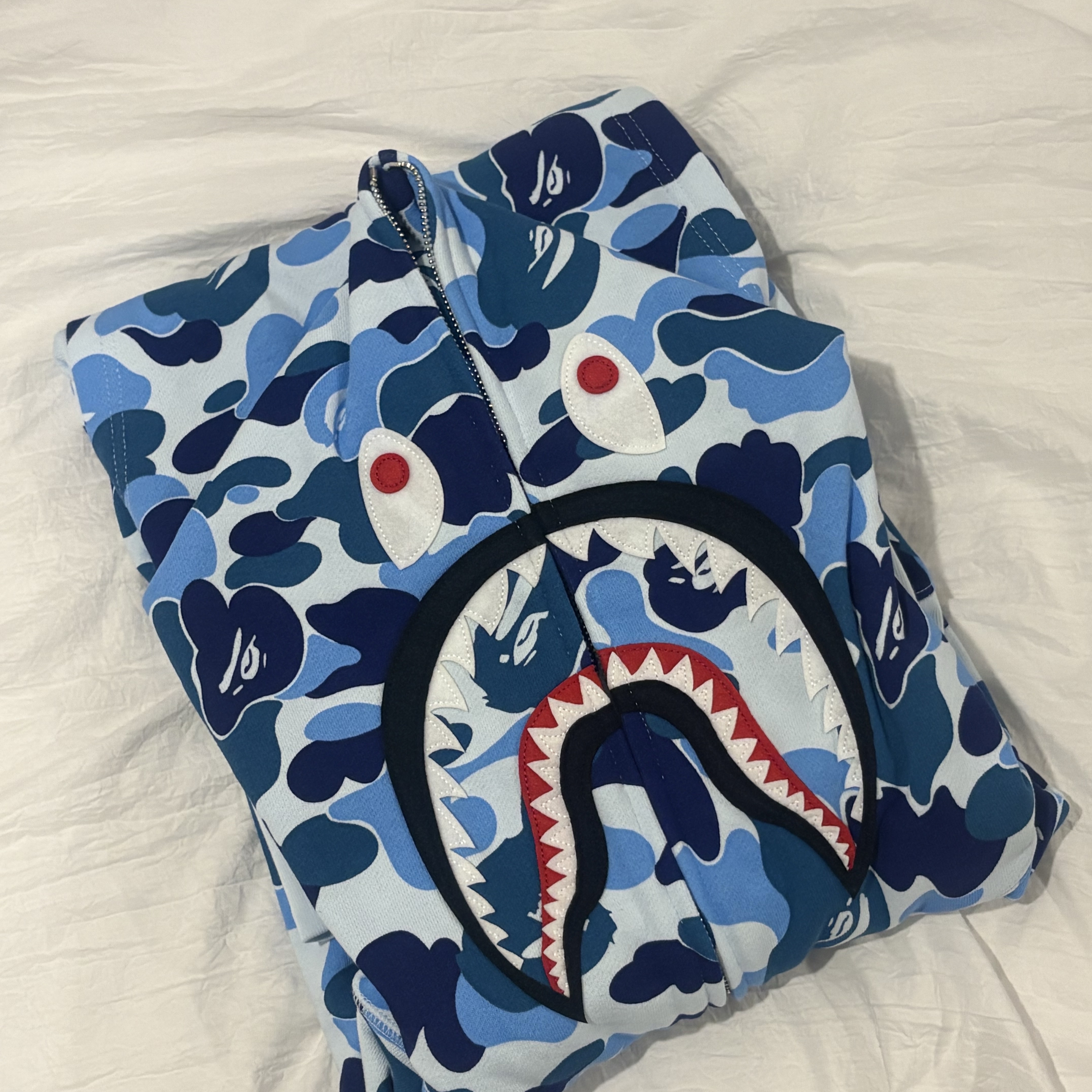 BAPE PONR ABC Camo Shark Full Zip Hoodie Blue 착용 스타일