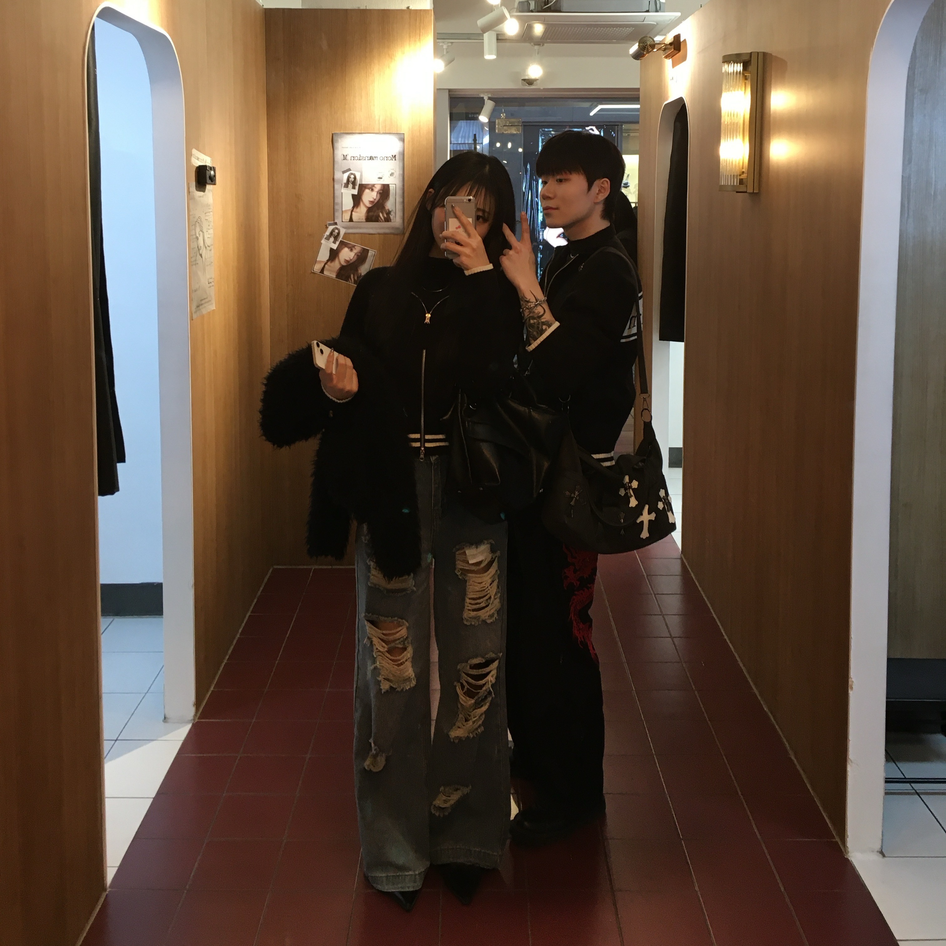 Matin Kim Spell Point Stripe Knit Cardigan Black 착용 스타일