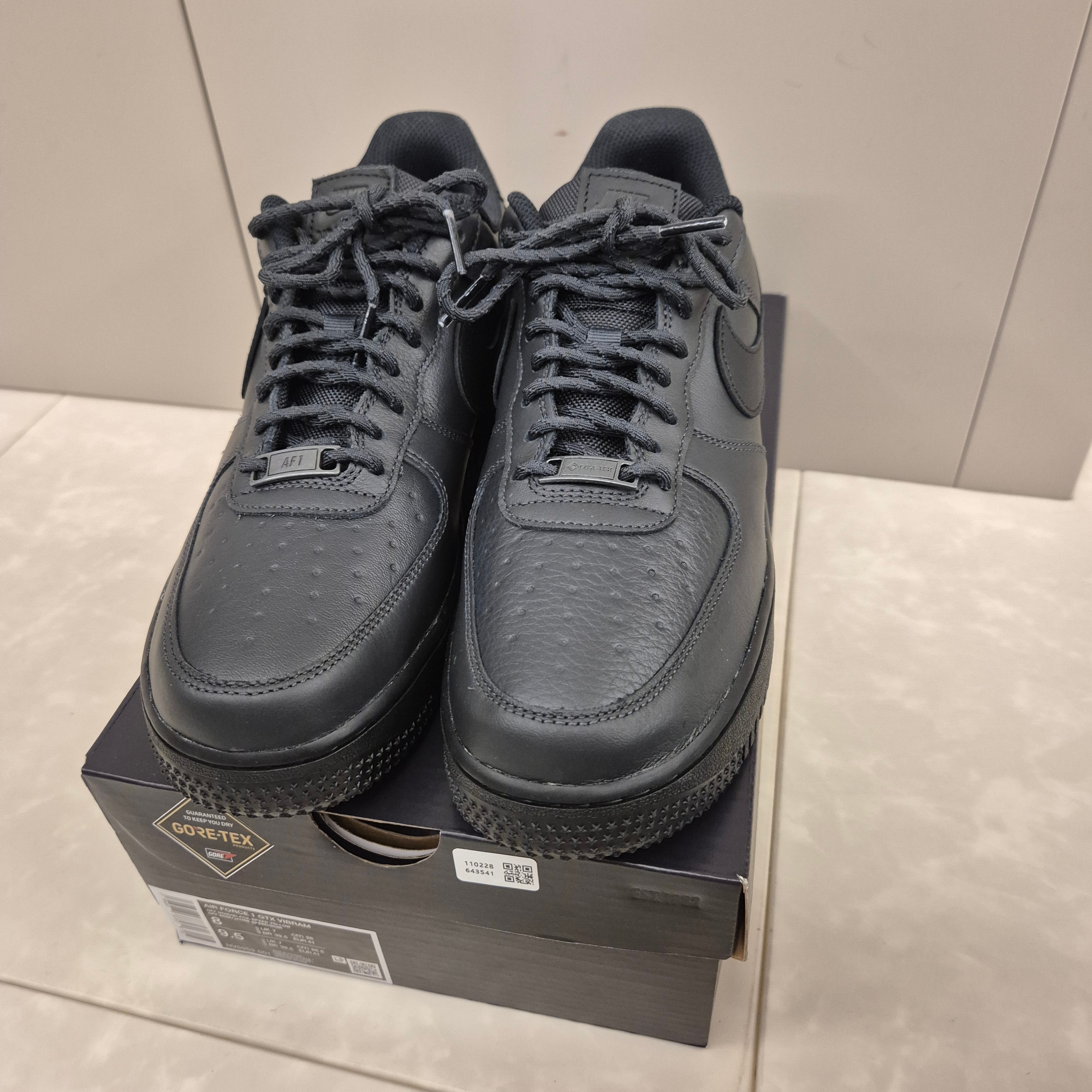Nike Air Force 1 Low Gore-Tex Vibram Off Noir and Black 착용 스타일 - 4
