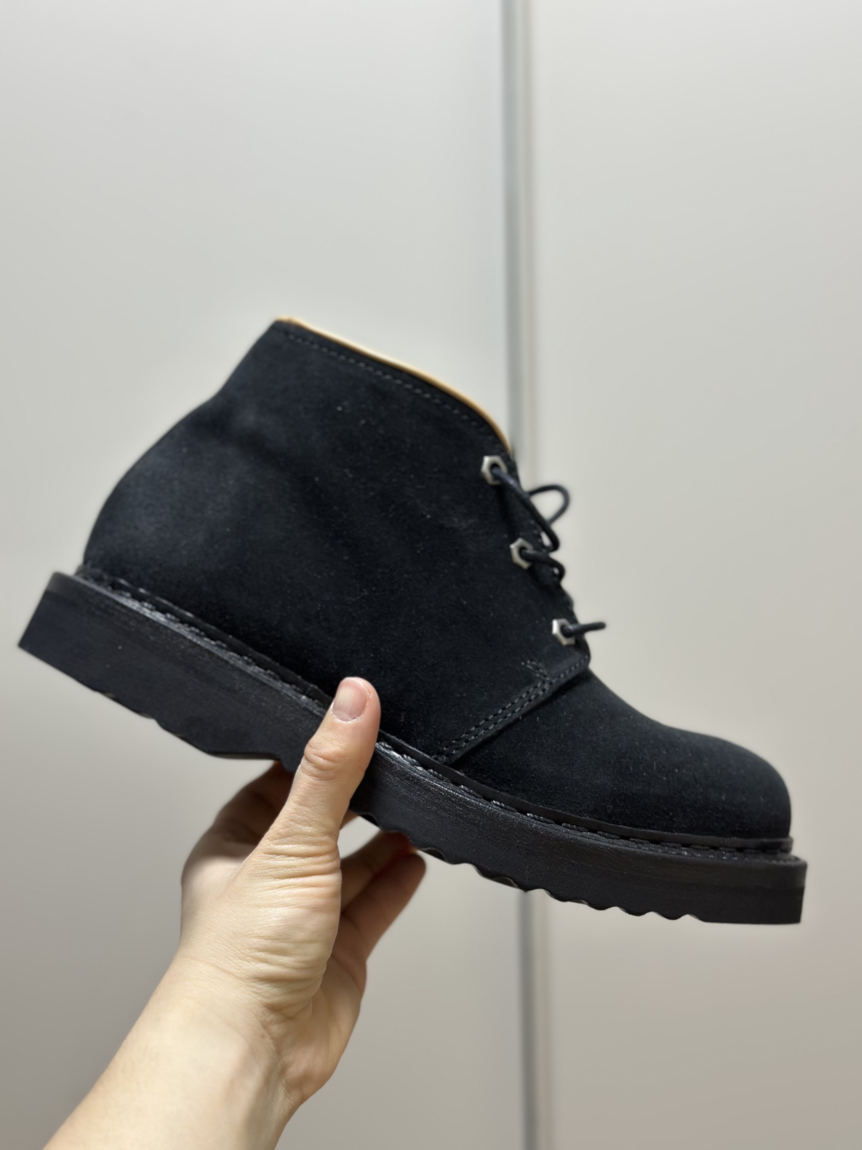 Our Legacy Chukka Boot Dim Black Velour Suede 착용 스타일