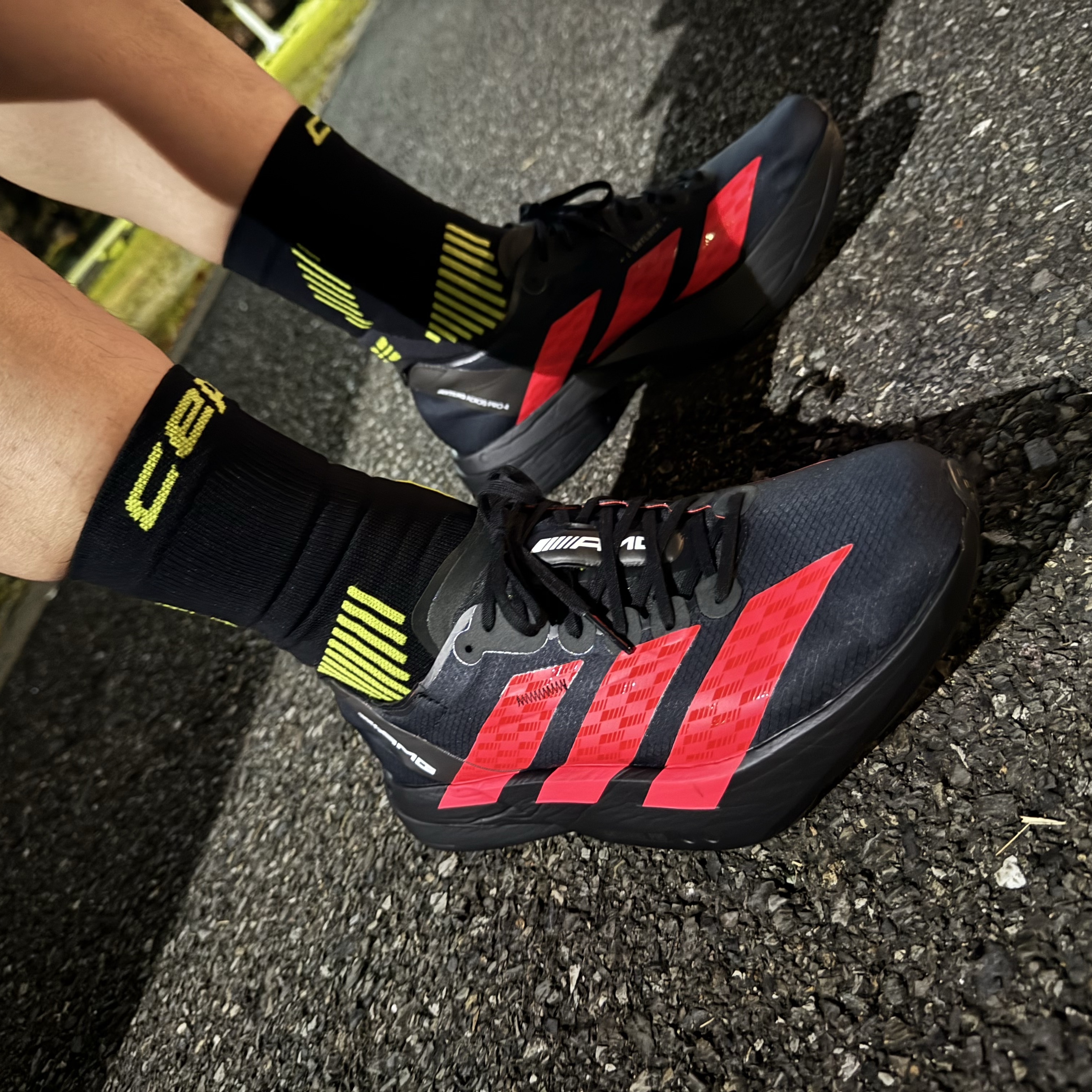 Adidas x Mercedes AMG Petronas Adizero Adios Pro 4 Core Black Lucid Red 착용 스타일