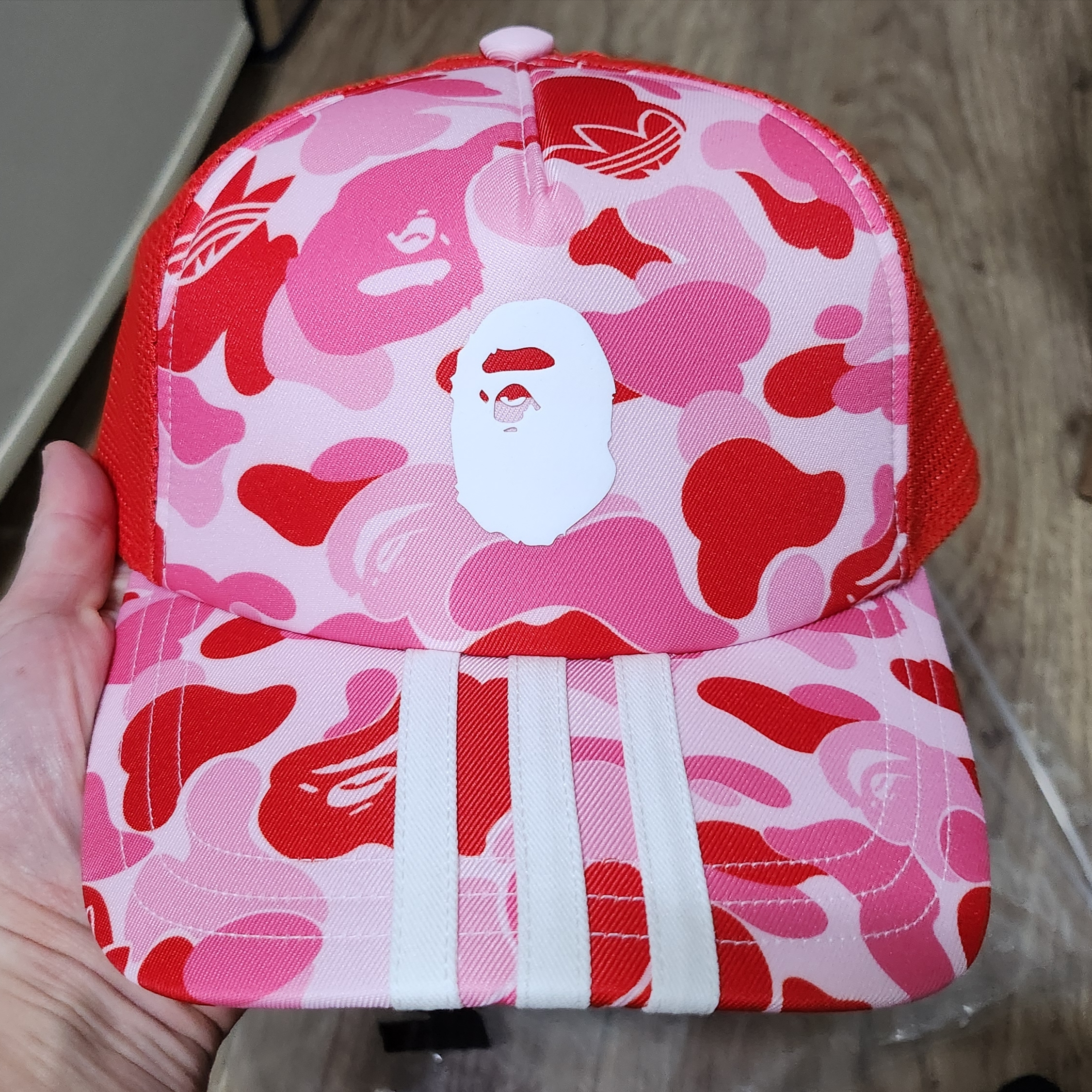Adidas x BAPE Trucker Cap Clear Pink 착용 스타일 - 2