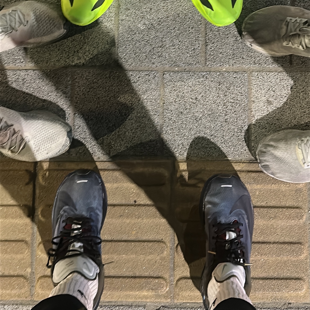 Nike Zoom Fly 6 Court Blue Burgundy Ash 착용 스타일 - 2