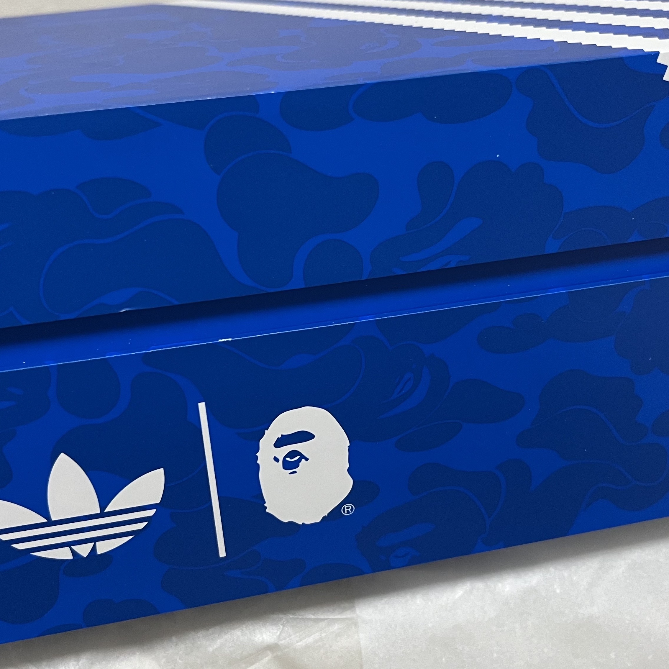 Adidas x BAPE Samba Off White Shadow Green 착용 스타일 - 2