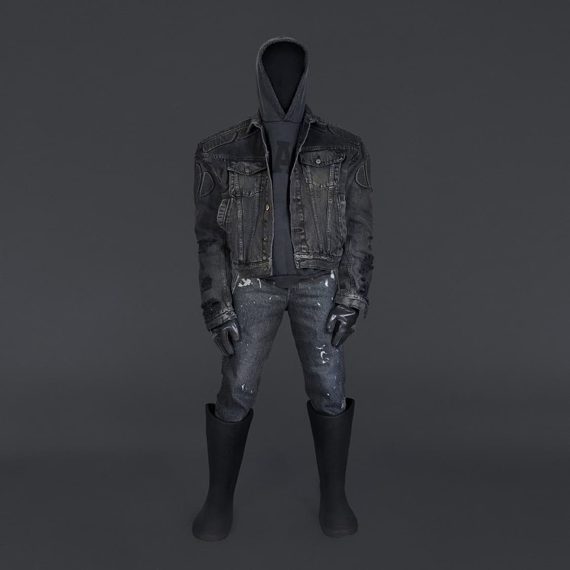 Yeezy Gap Engineered By Balenciaga Padded Denim Jacket Grey Wash, Yeezy Gap Engineered By Balenciaga Padded Denim Jacket Blue 착용 스타일 - 1