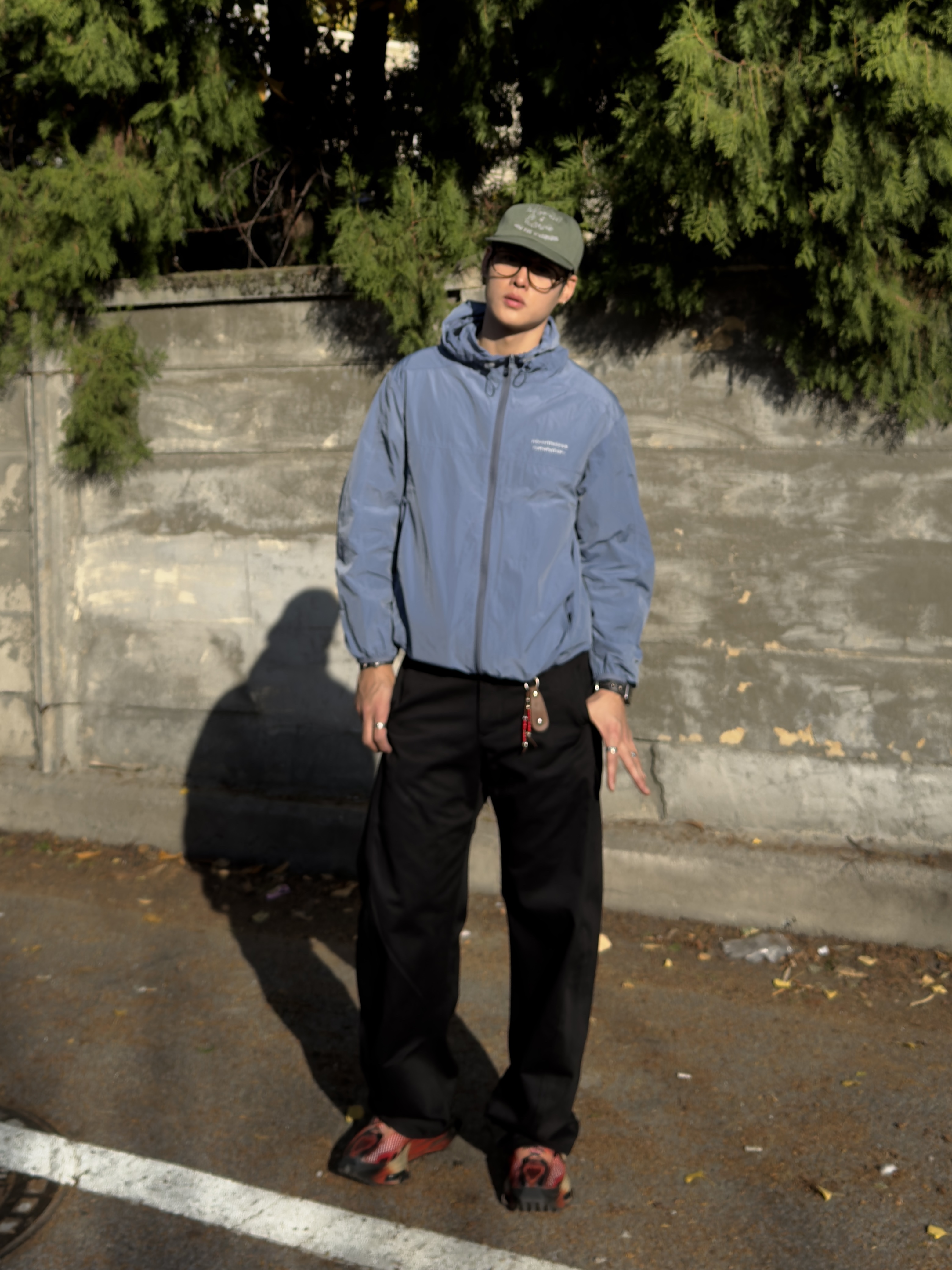[KREAM 단독] runwhither Windbreaker Jacket V2 Blue, Nike x Matthew M Williams Zoom 004 Rust Factor 착용 스타일 - 3
