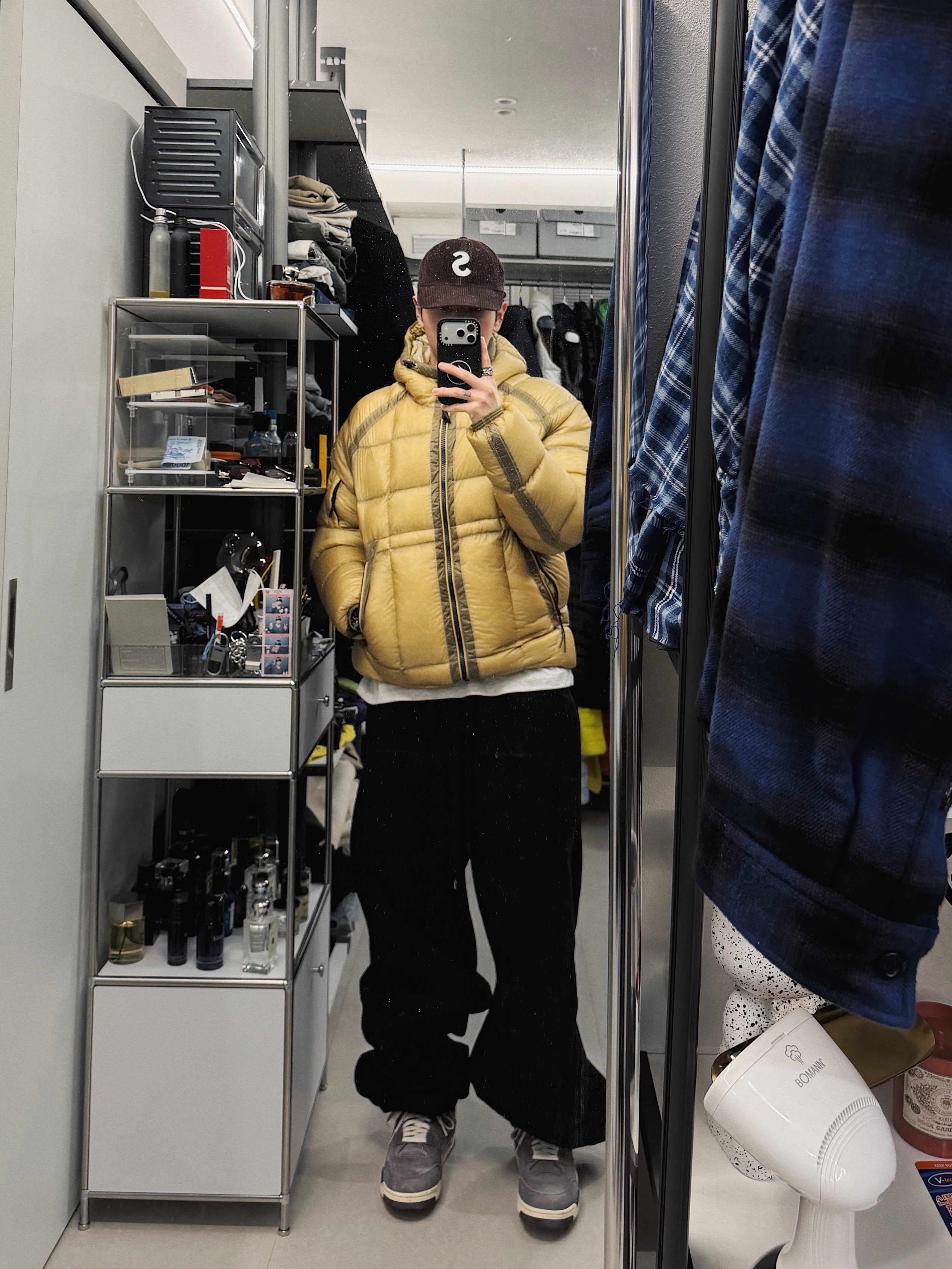 Supreme Corduroy S Logo 6-Panel Dark Brown - 24FW, Casetify x Fragment x God Selection XXX iPhone OG Logo Magsafe Impact Case Matte Black 착용 스타일 - 4