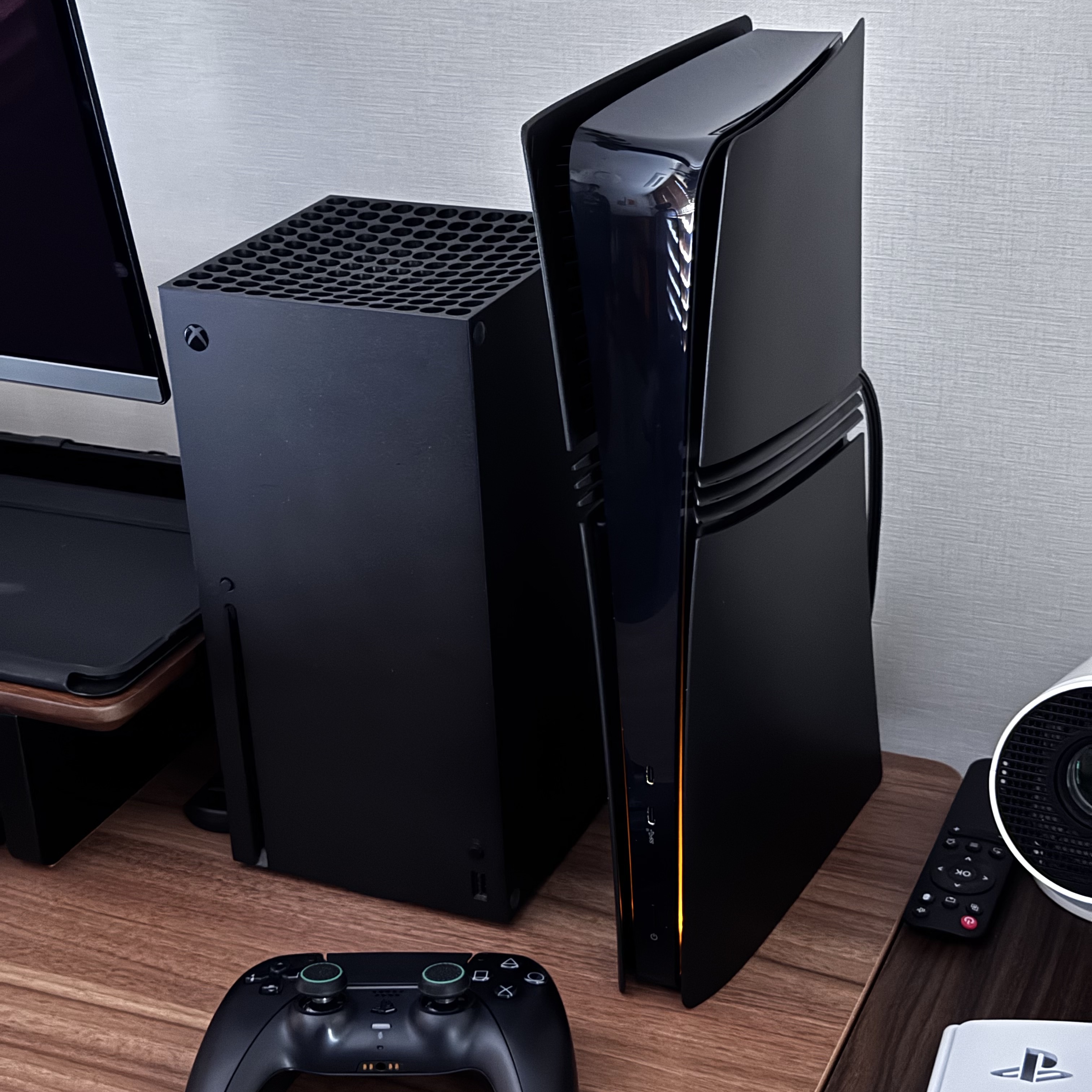 [7% 적립] PlayStation 5 Pro - 2TB 착용 스타일