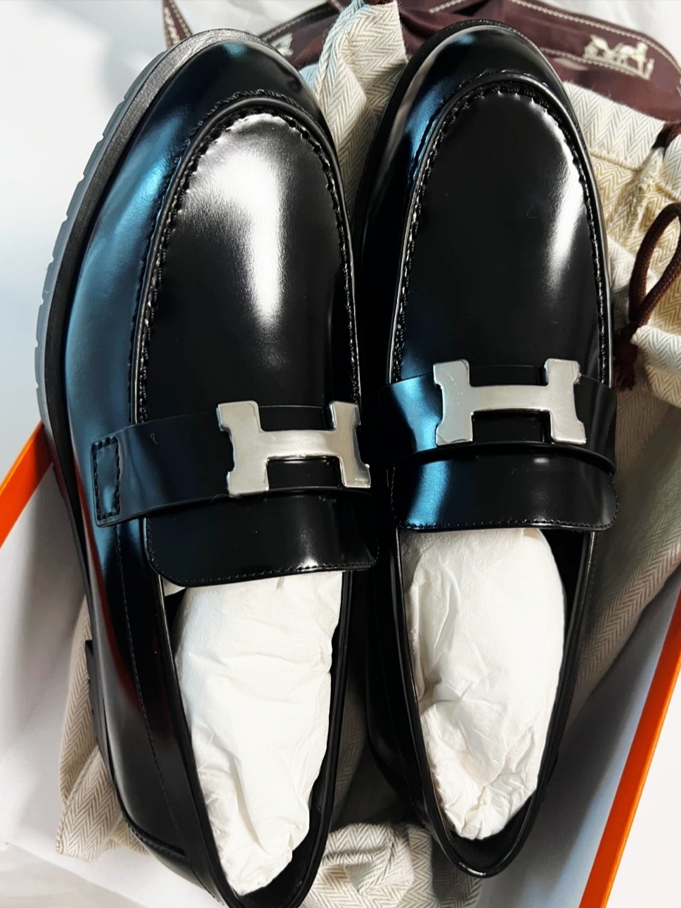 (W) Hermes Faubourg Loafer Glazed Calfskin & Palladium Noir, (W) Hermes Faubourg Loafer Calfskin & Noir 착용 스타일 - 1