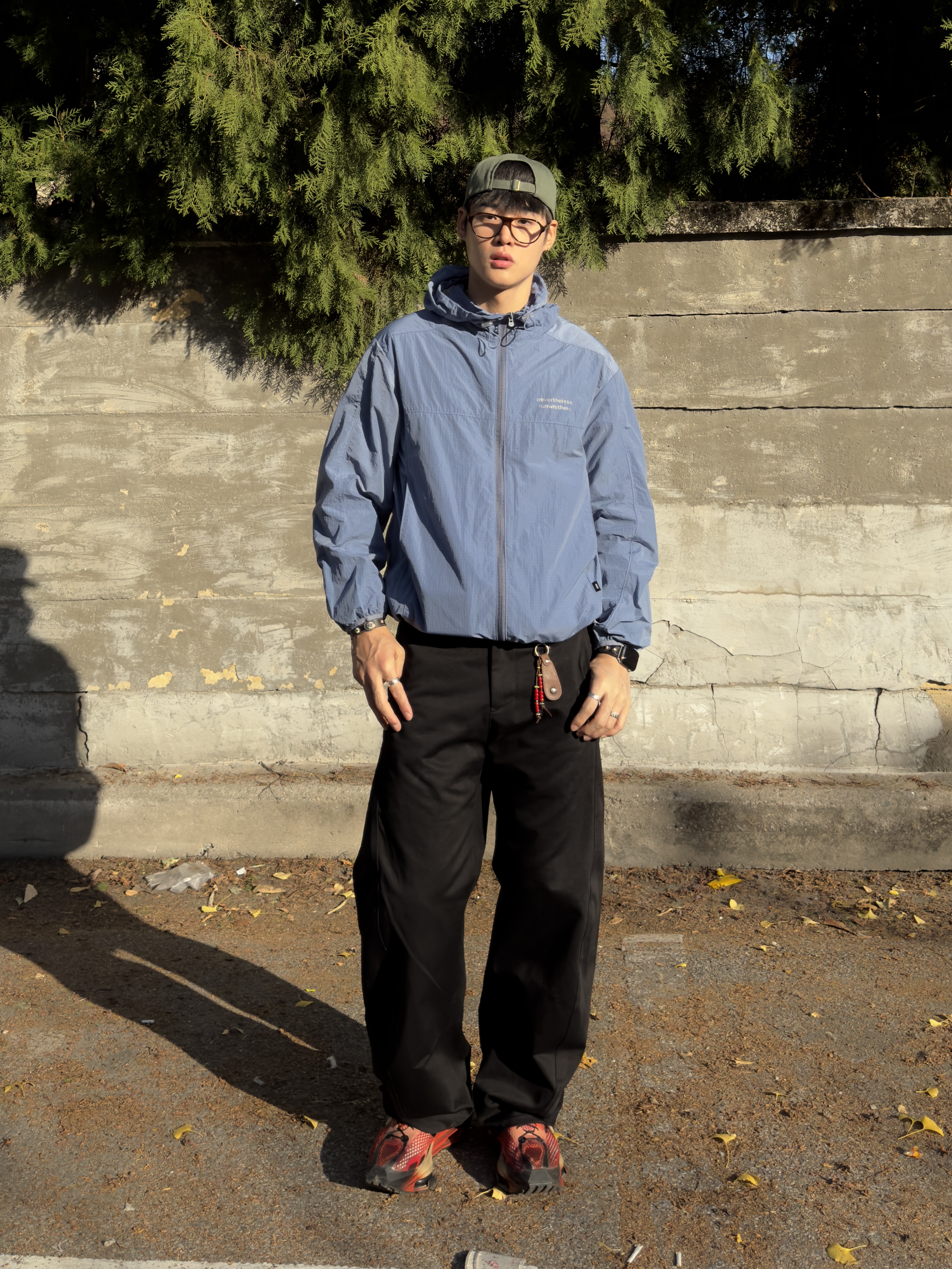 [KREAM 단독] runwhither Windbreaker Jacket V2 Blue, Nike x Matthew M Williams Zoom 004 Rust Factor 착용 스타일 - 3