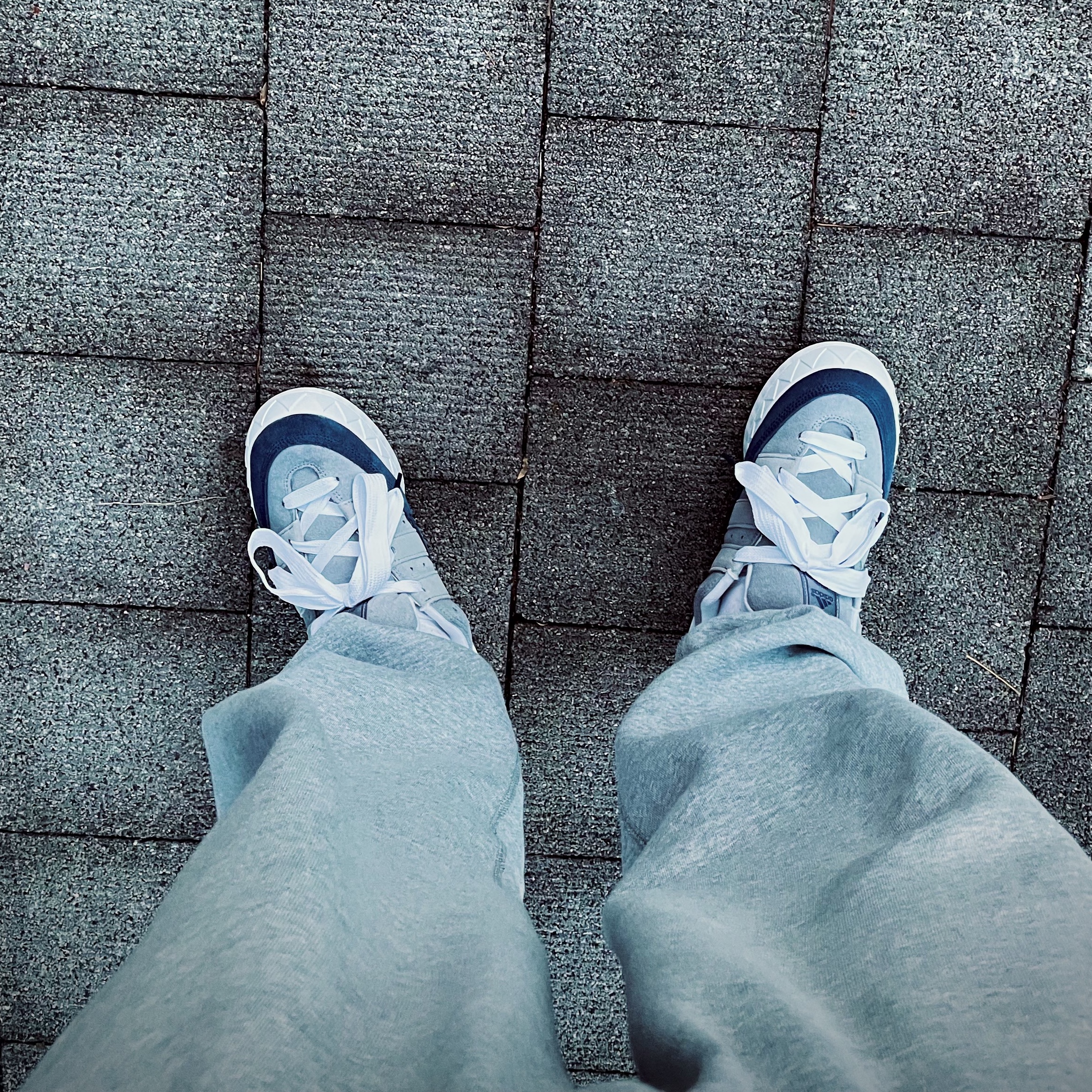 Adidas x Human Made Adimatic Gray 착용 스타일 - 1