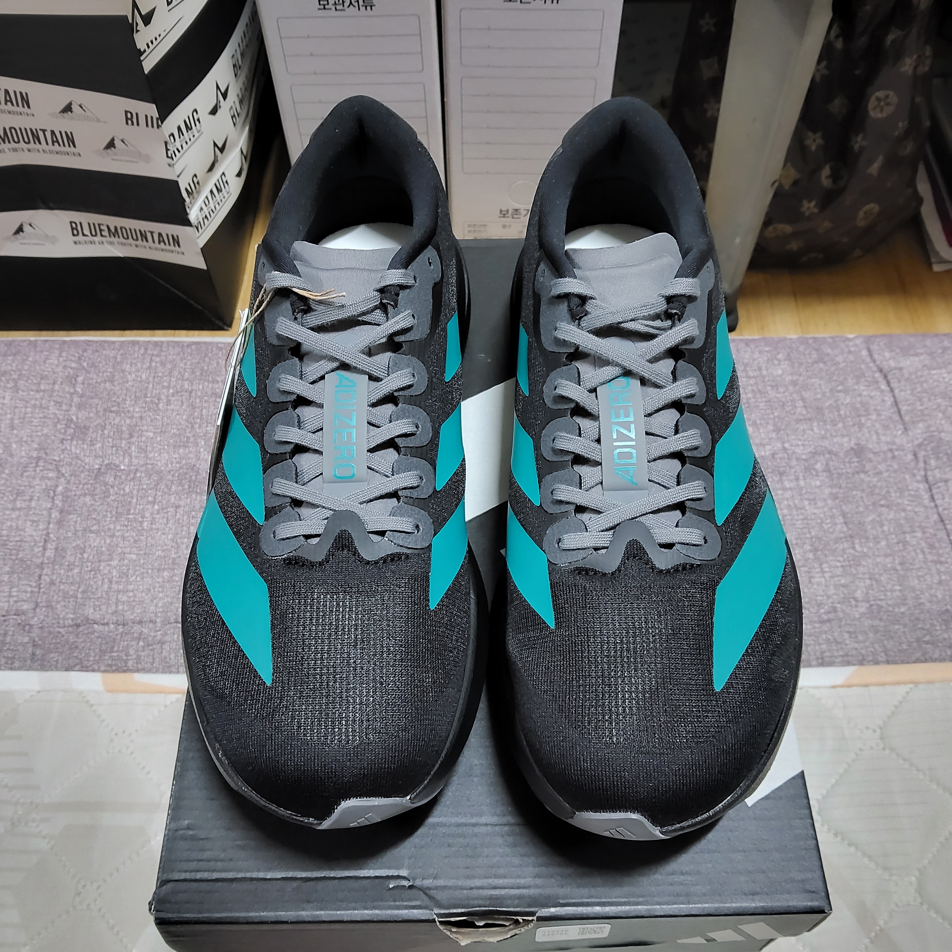 Adidas Adizero EVO SL  Core Black Pure Teal 착용 스타일 - 2