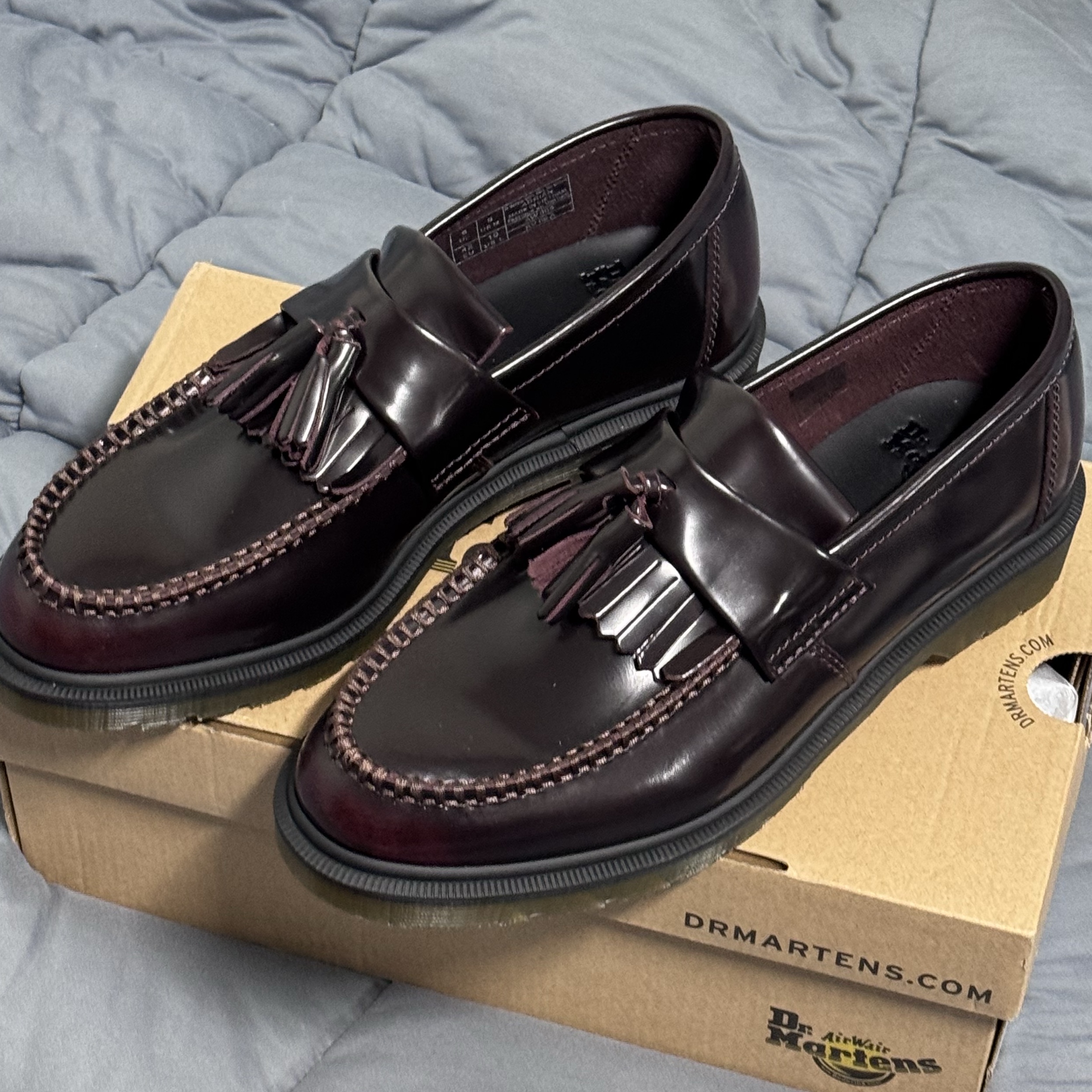Dr. Martens Adrian Arcadia Leather Loafers Cherry Red 착용 스타일 - 1