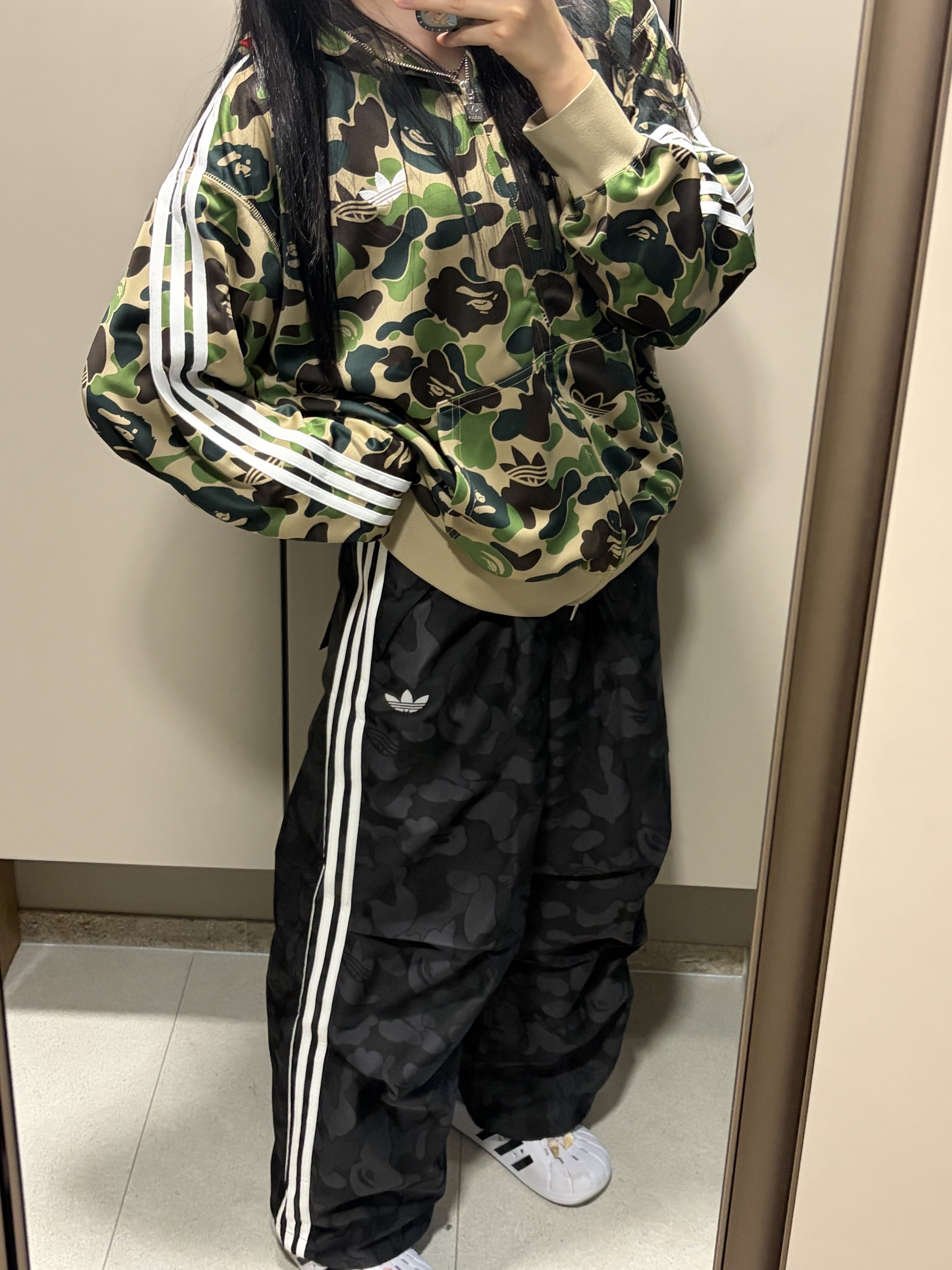 Adidas x BAPE Shark Track Hoodie Jacket Crew Green - KR Sizing, Adidas x BAPE Shark Track Hoodie Jacket Crew Green - US Sizing 착용 스타일 - 1