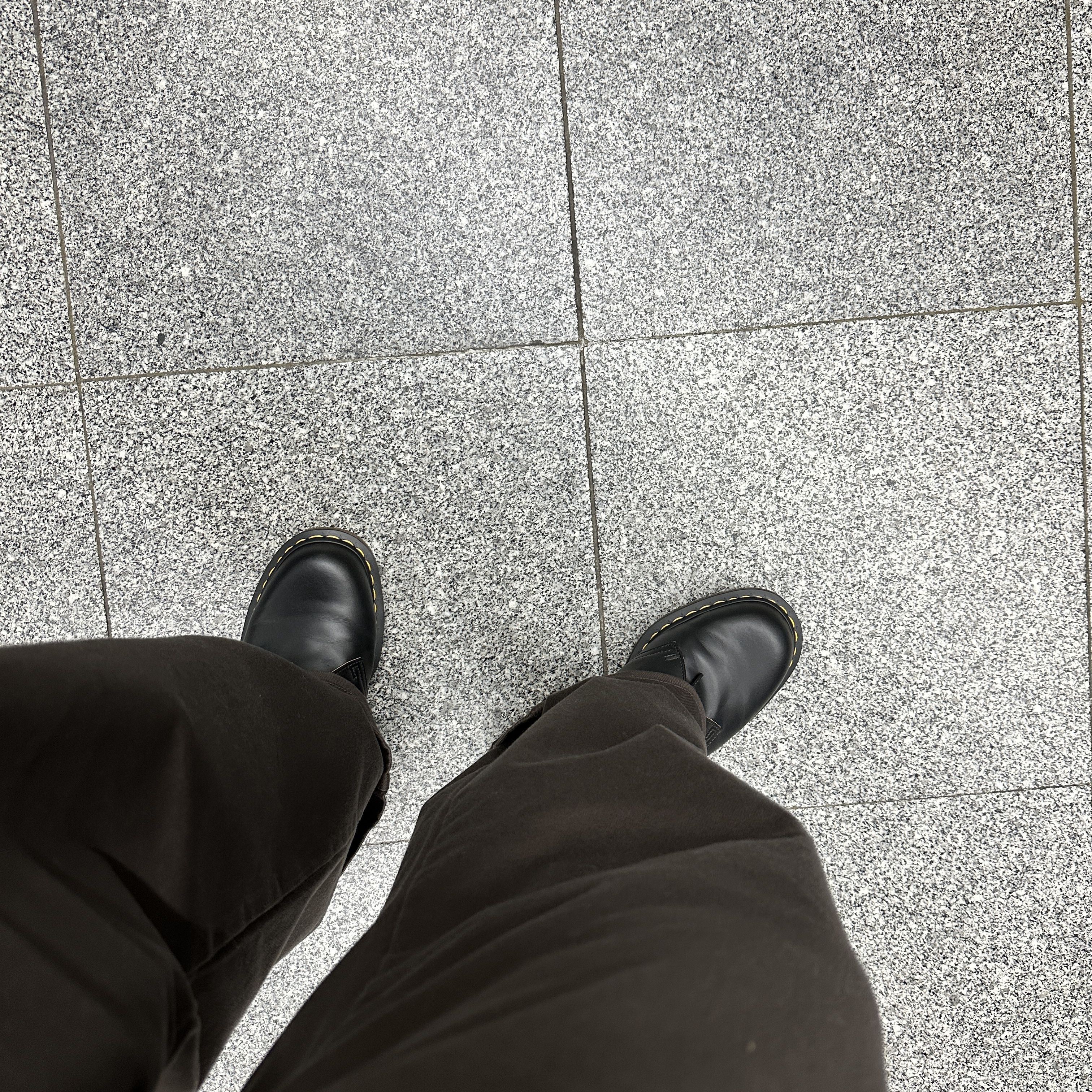 Dr. Martens MIE Vintage 1461 Black 착용 스타일