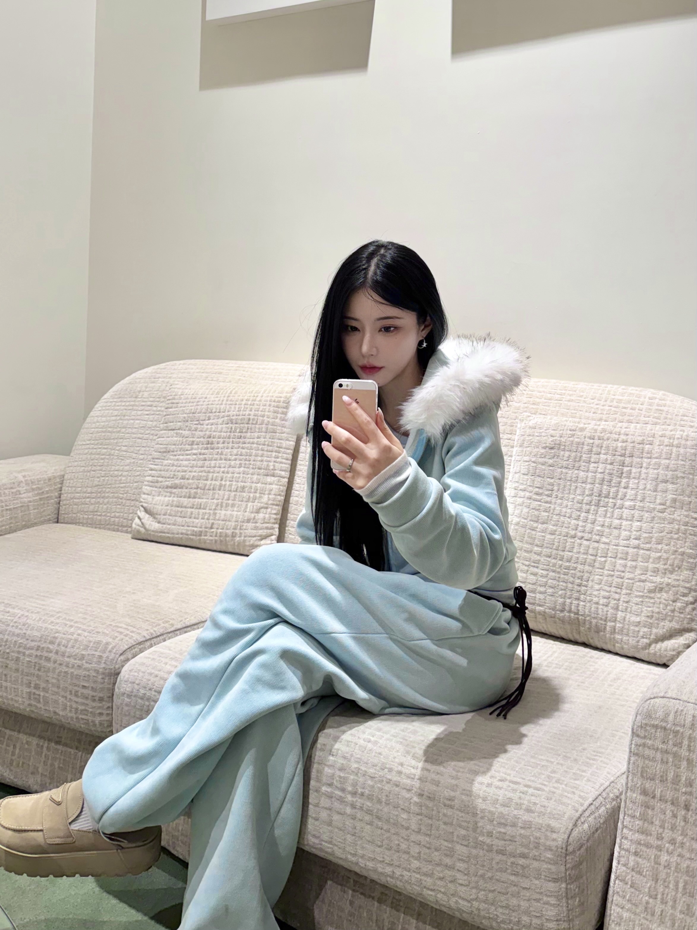 [S등급] Refurbished iPhone SE 2 256GB White 착용 스타일