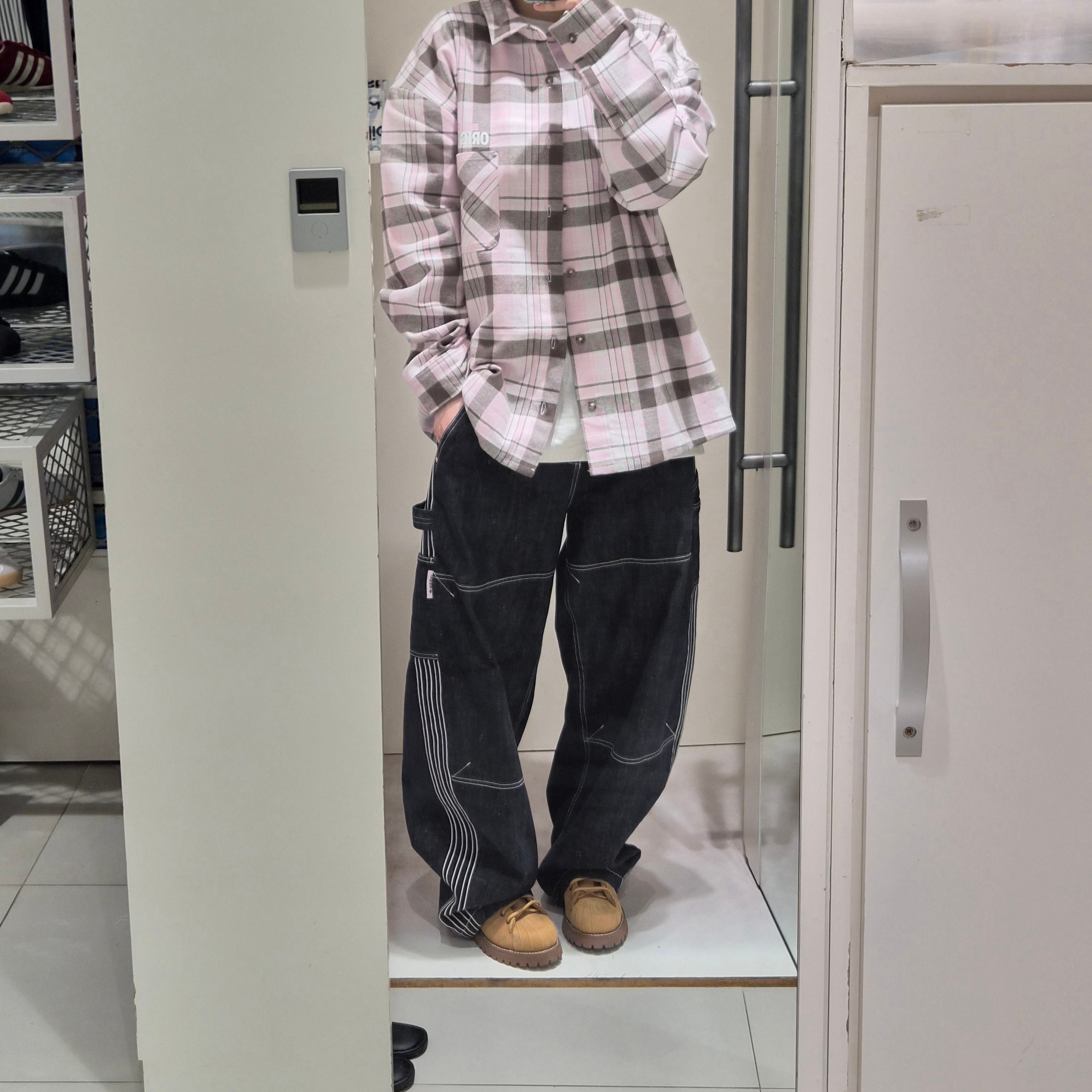 Adidas Superstar Boots Sand Green 착용 스타일