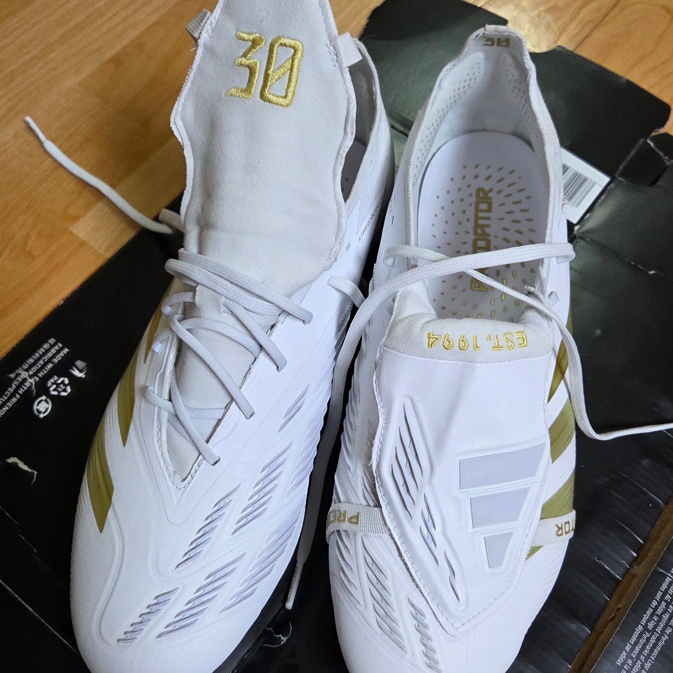 Adidas Predator Elite Foldover Tongue FG Cloud White Gold Metallic 착용 스타일 - 3