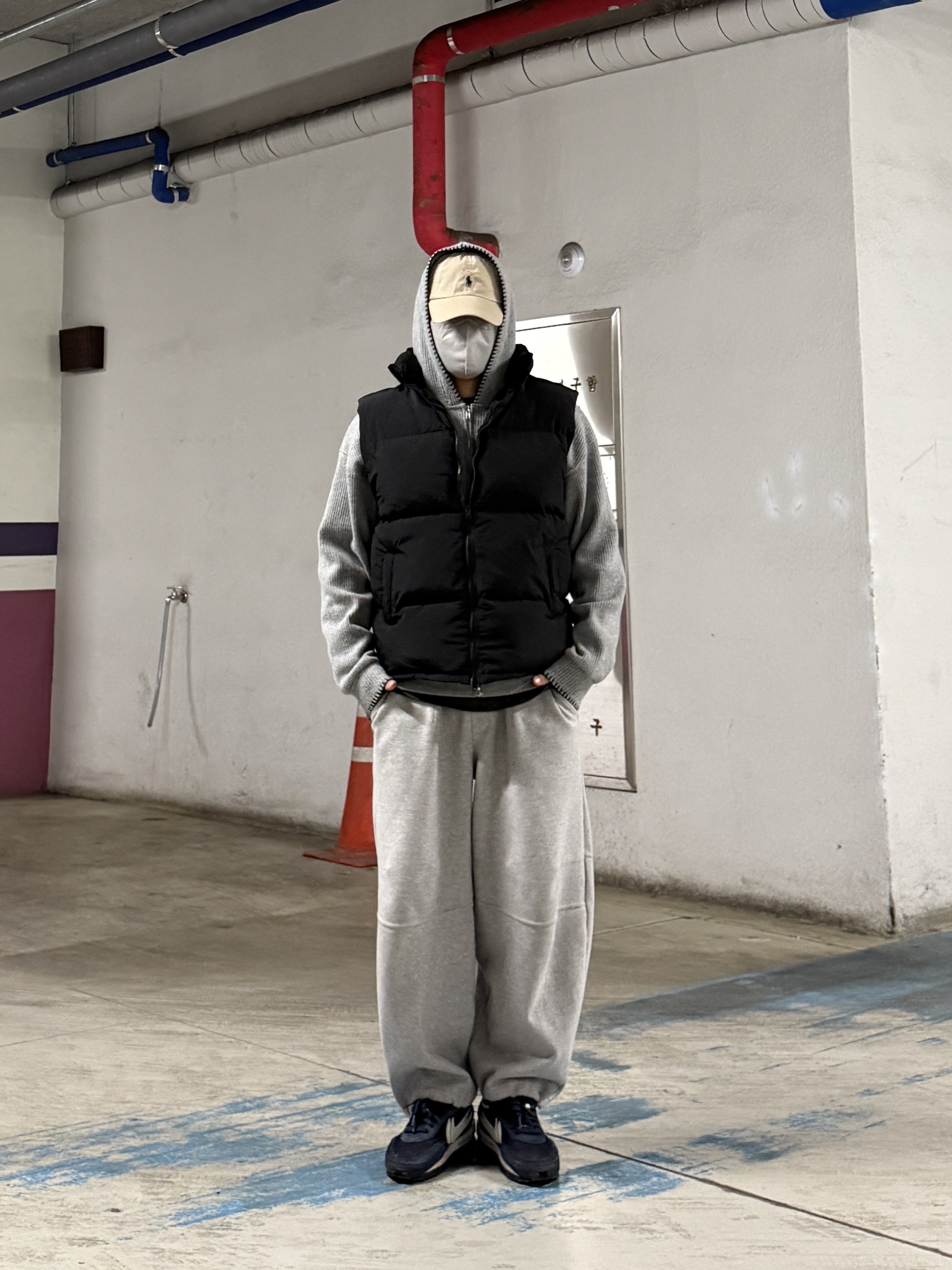 [15%적립] Polo Ralph Lauren Cotton Chino Baseball Cap Nubuck Relay Blue - 25SS, Nike x Sacai x Fragment LDWaffle Blackened Blue 착용 스타일 - 3