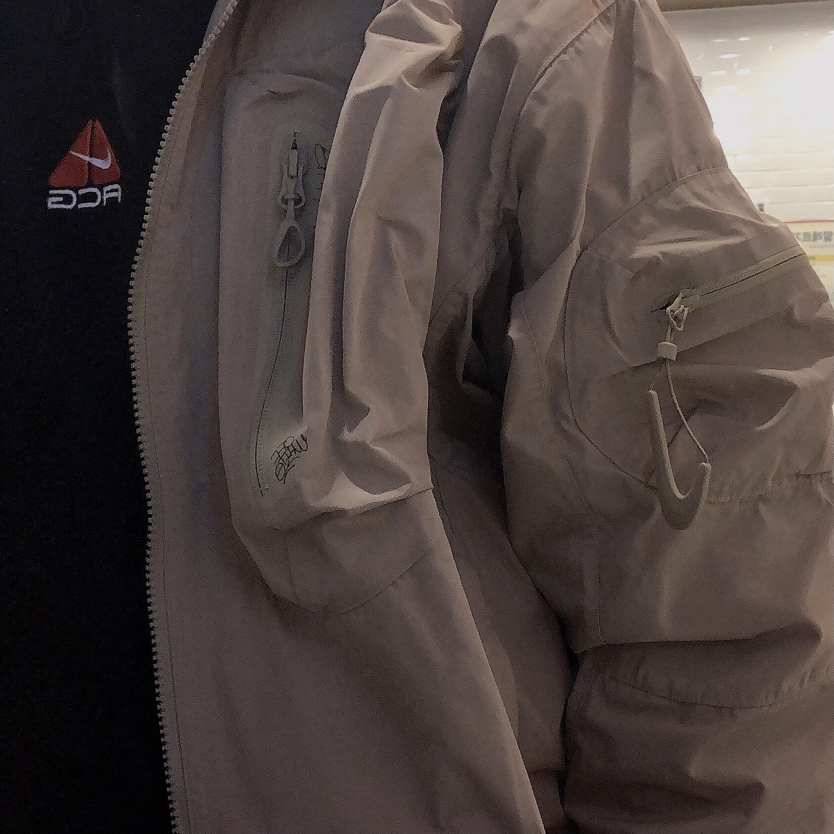 Nike x Off-White NRG Track Jacket Khaki - Asia 착용 스타일 - 2