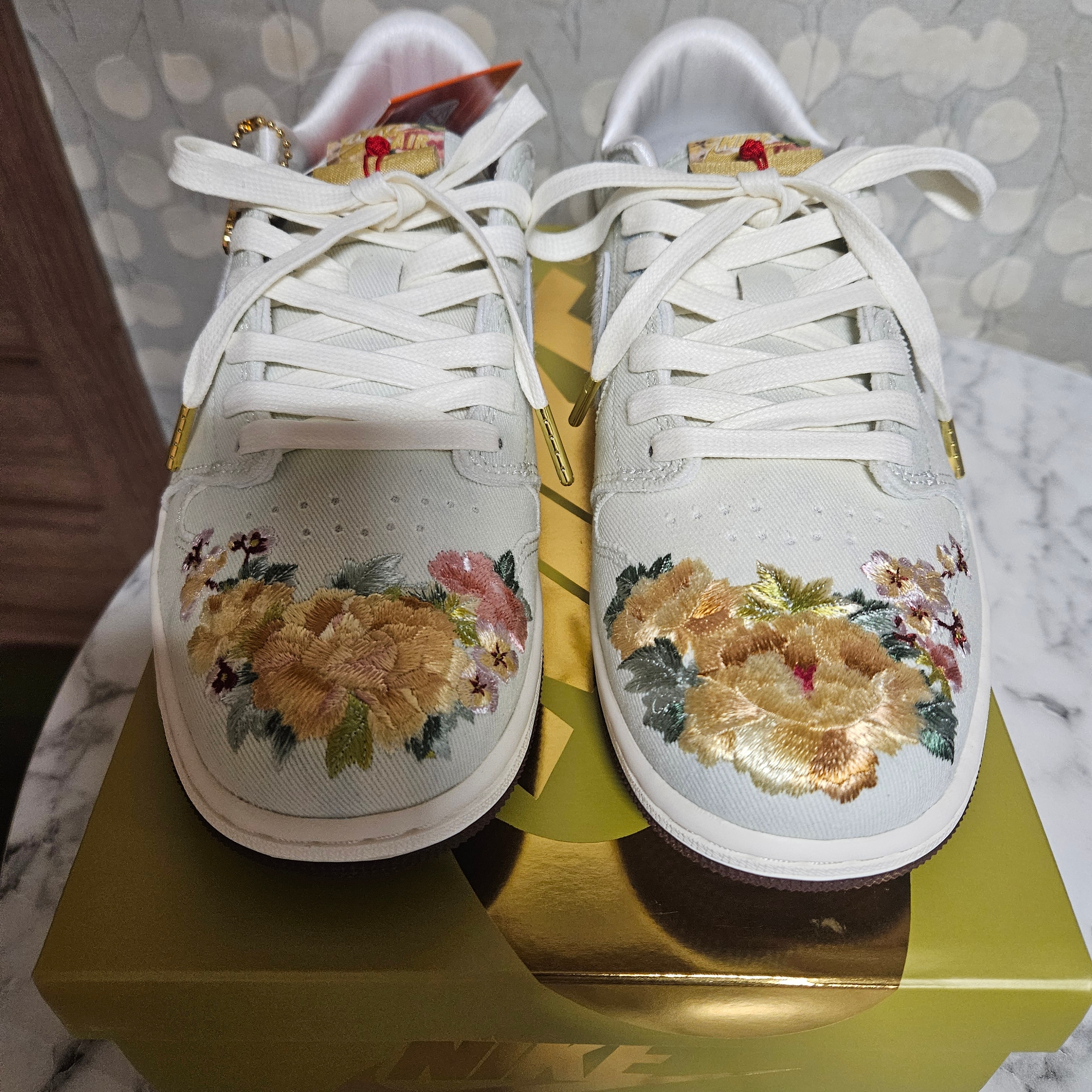 Jordan 1 Retro Low OG Greyish and Sail 착용 스타일 - 2
