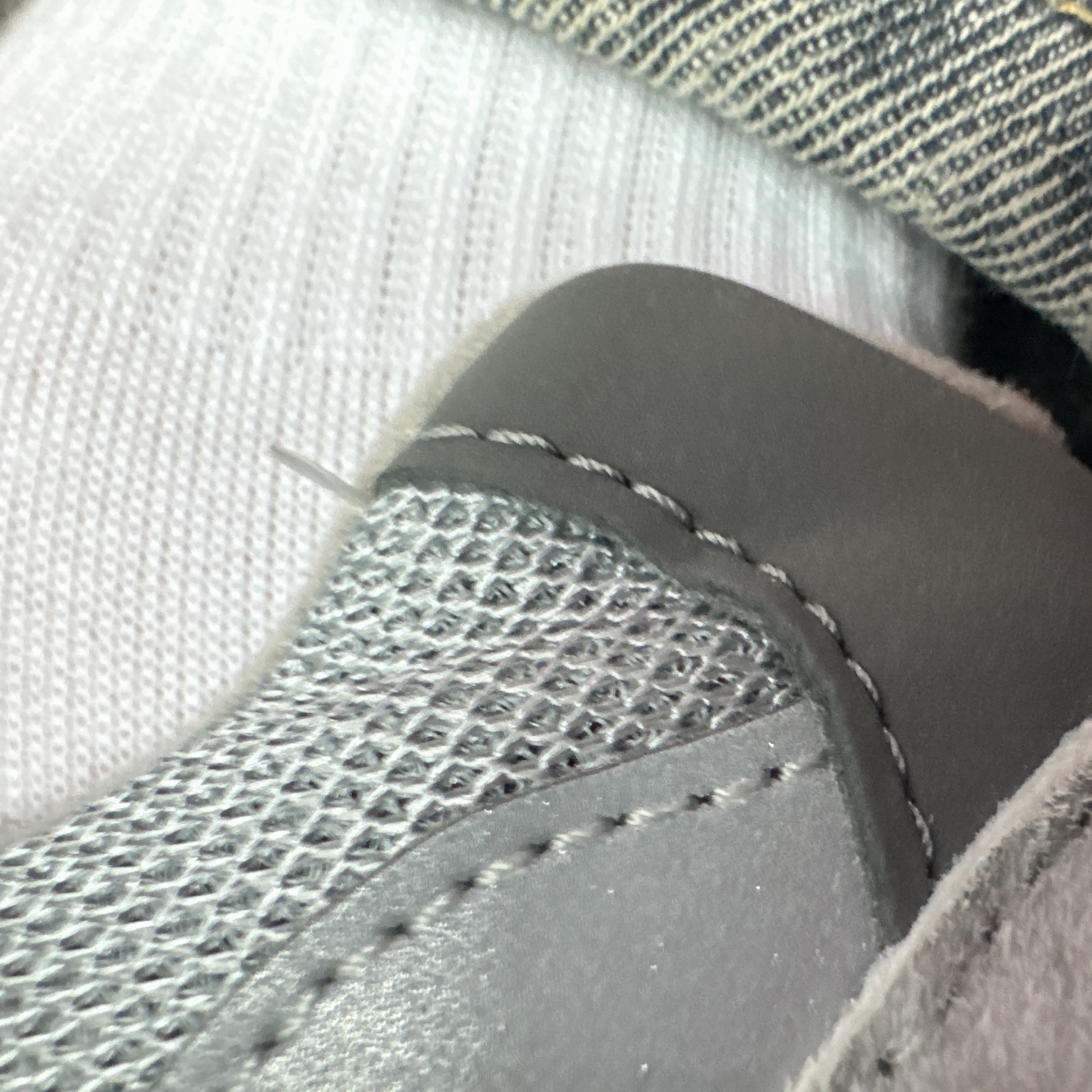 New Balance 992 Made in USA Core Grey Silver Metallic 착용 스타일 - 4