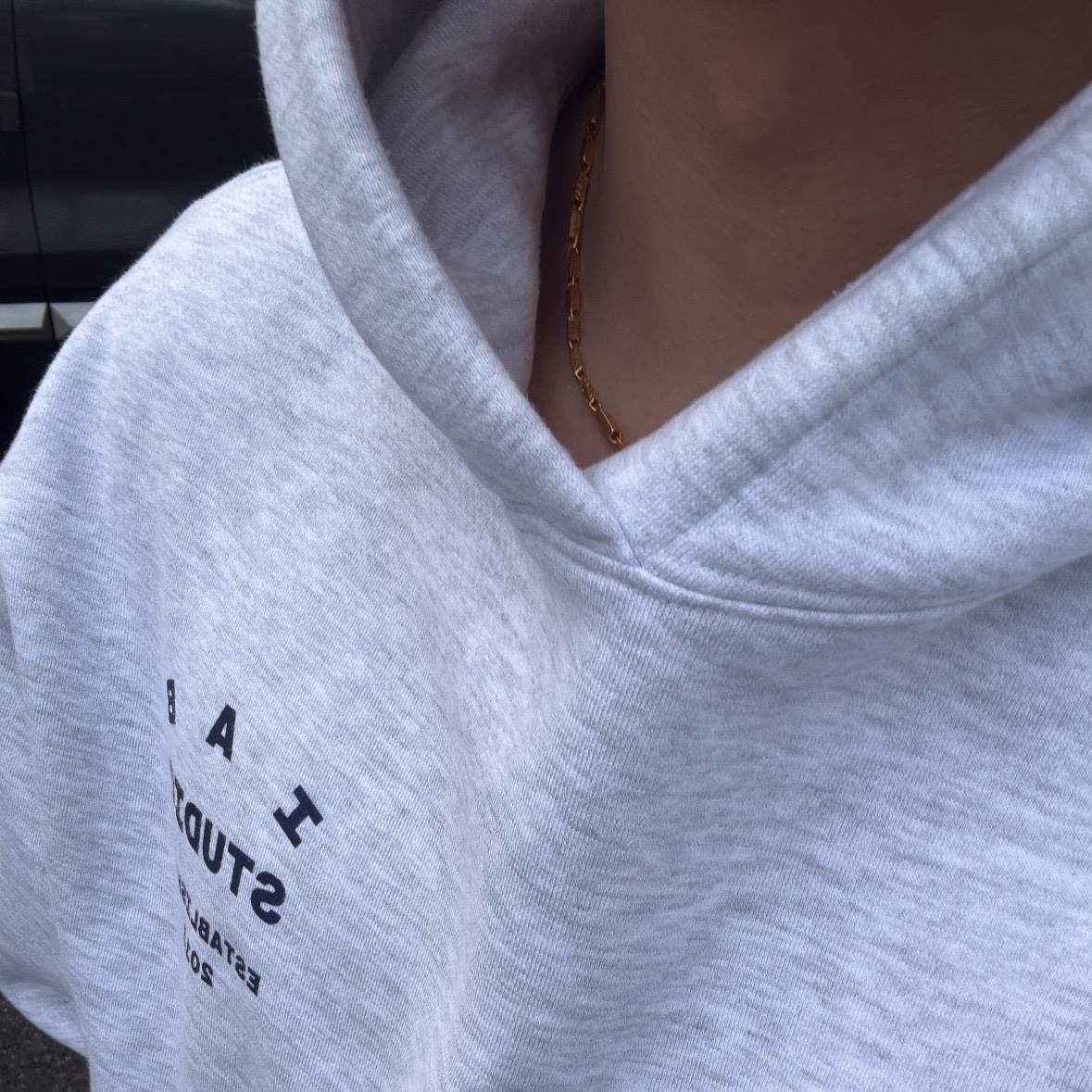 IAB Studio 25 Hoodie Light Gray Navy 착용 스타일