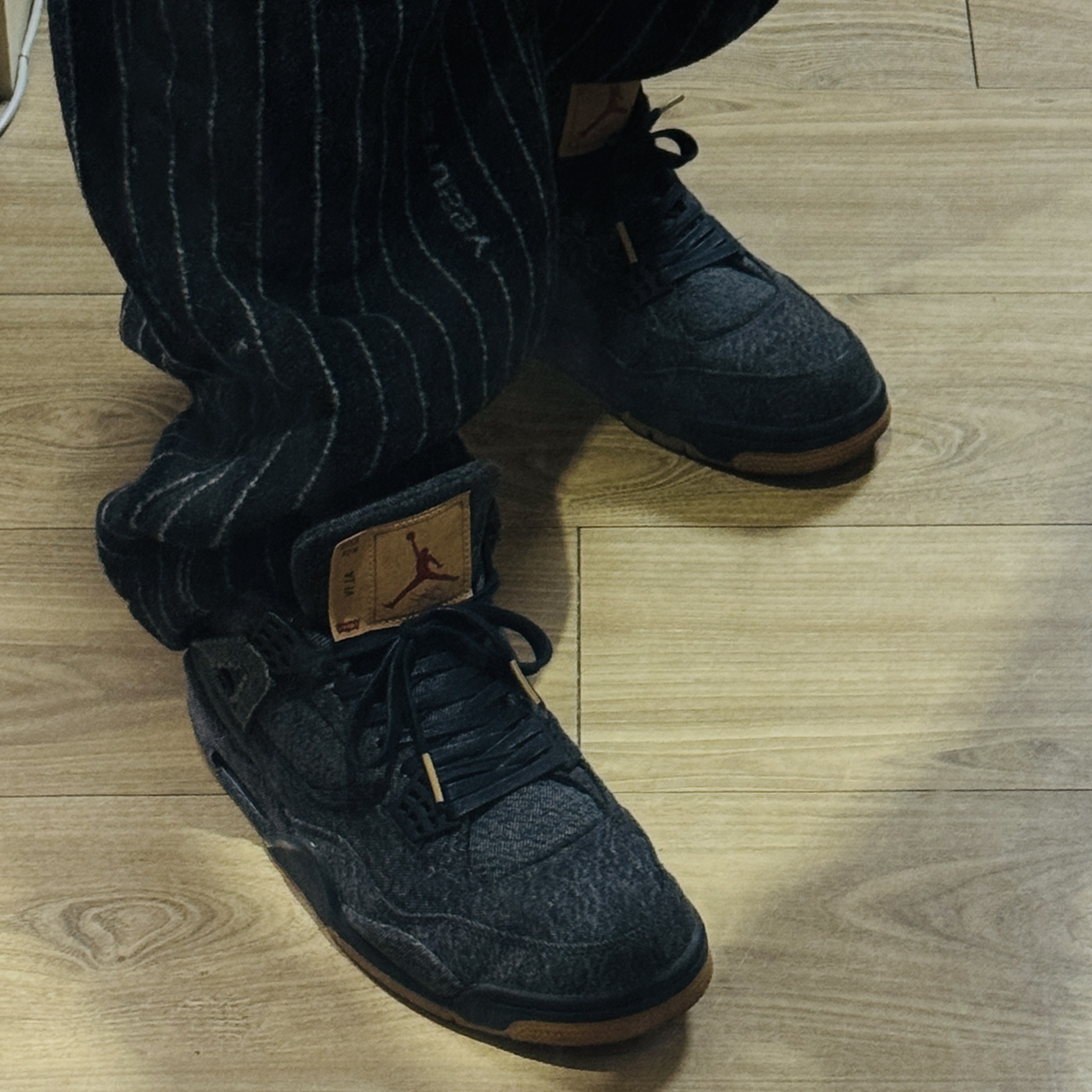 Jordan 4 x Levi's Retro Black Denim (Levi's Tag), Nike x Stussy NRG Striped Wool Pants Black (DR4412-010) 착용 스타일 - 2