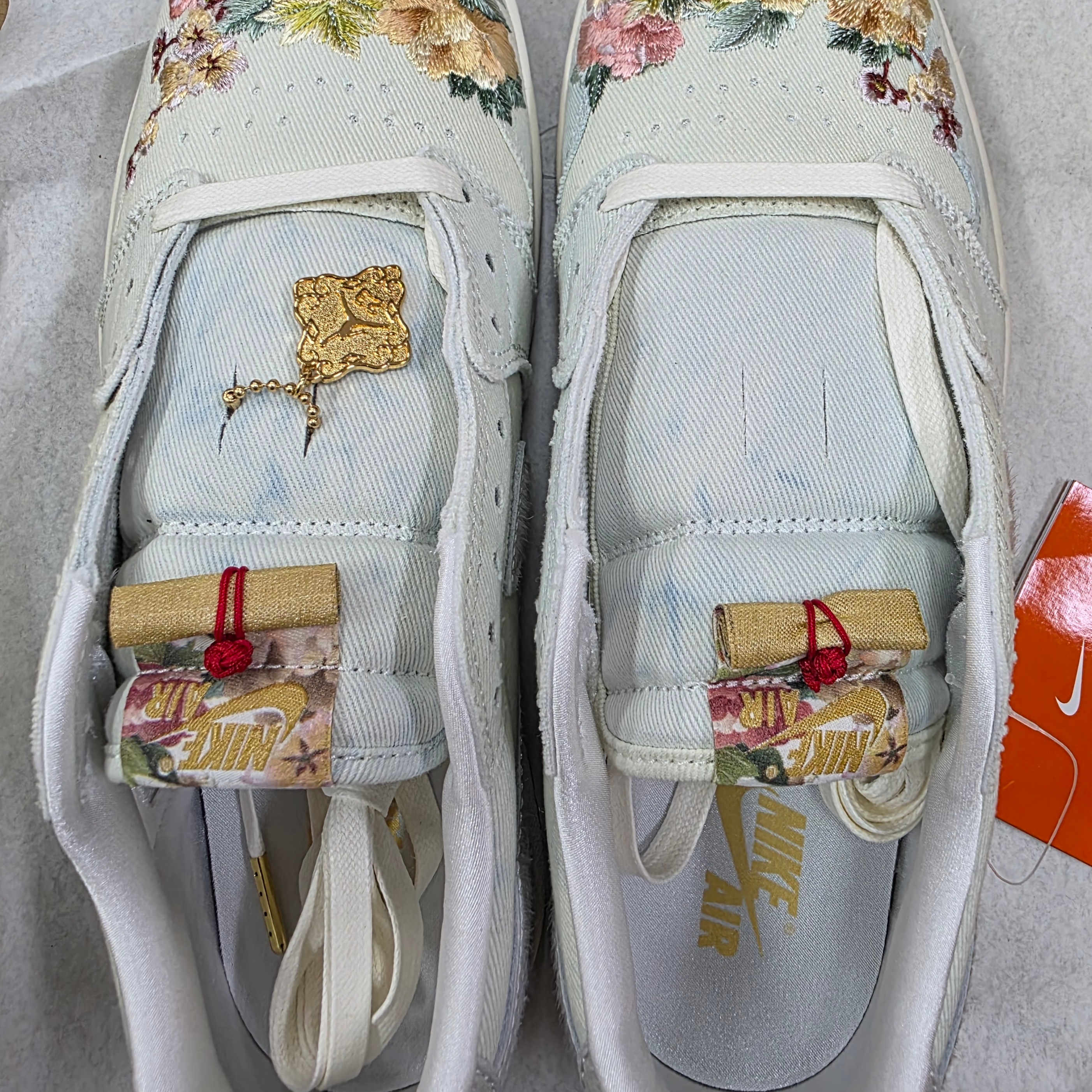 Jordan 1 Retro Low OG Greyish and Sail 착용 스타일 - 3