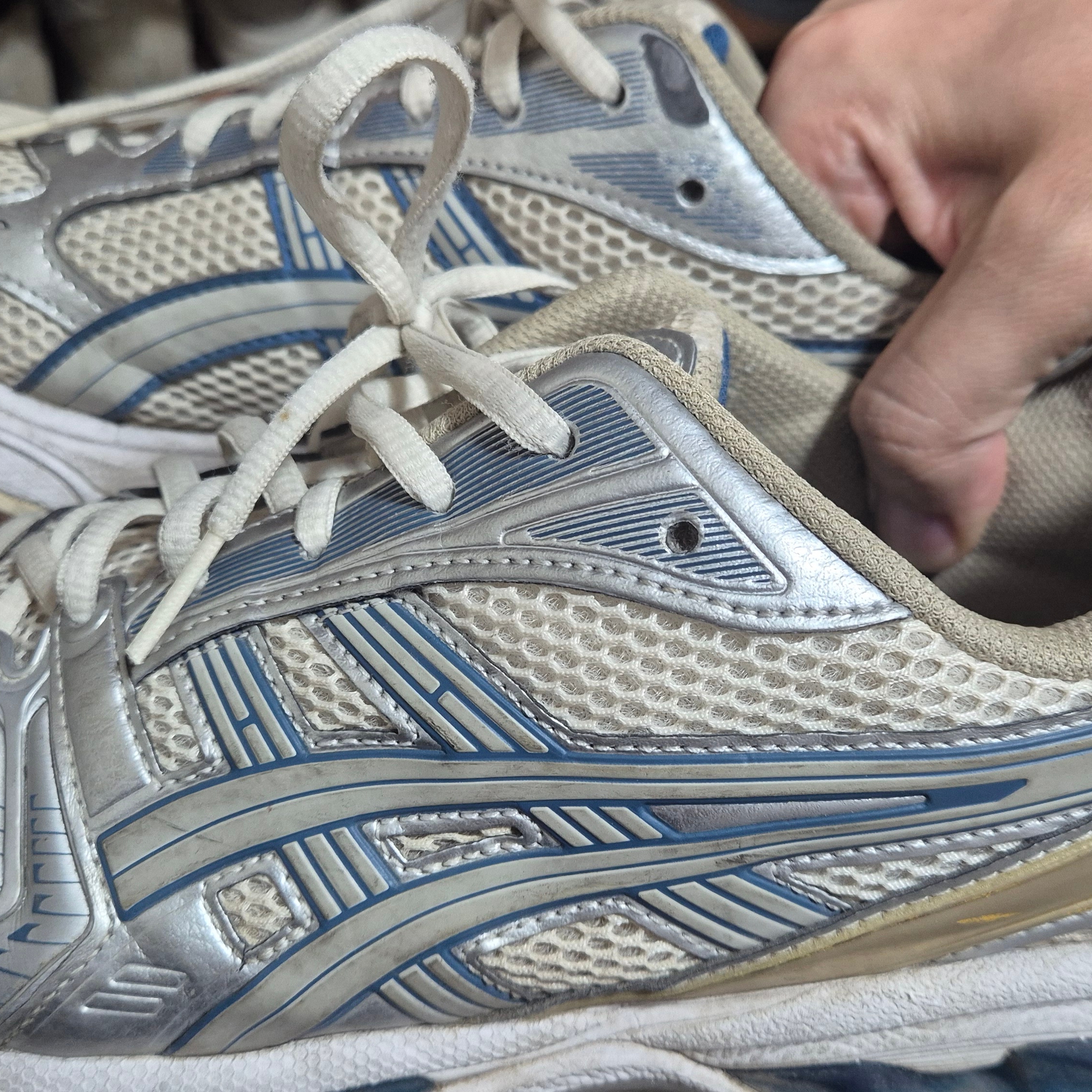 Asics Gel-Kayano 14 Cream Pure Silver 착용 스타일