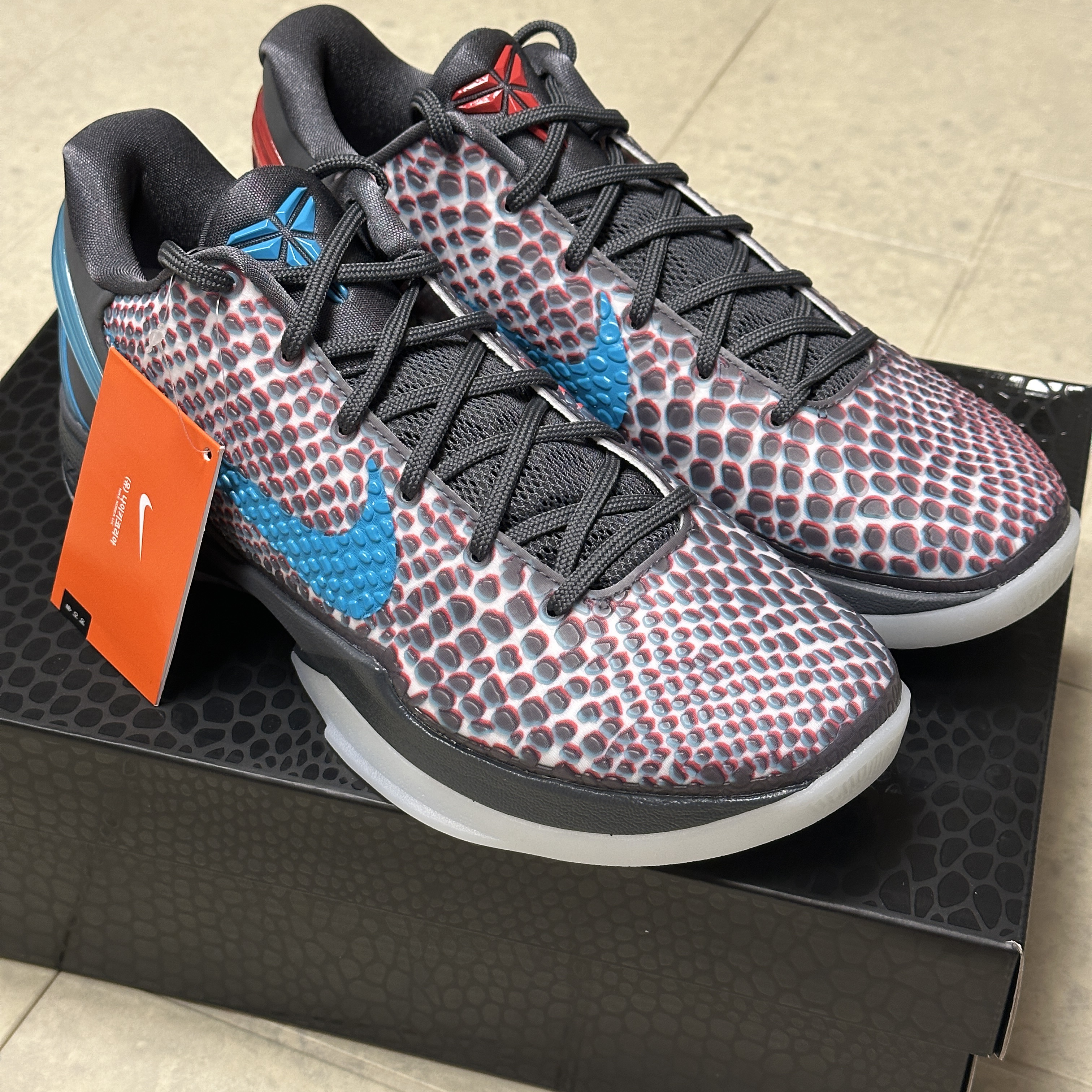 Nike Kobe 6 Protro 3D Dark Grey Chlorine Blue 착용 스타일 - 1