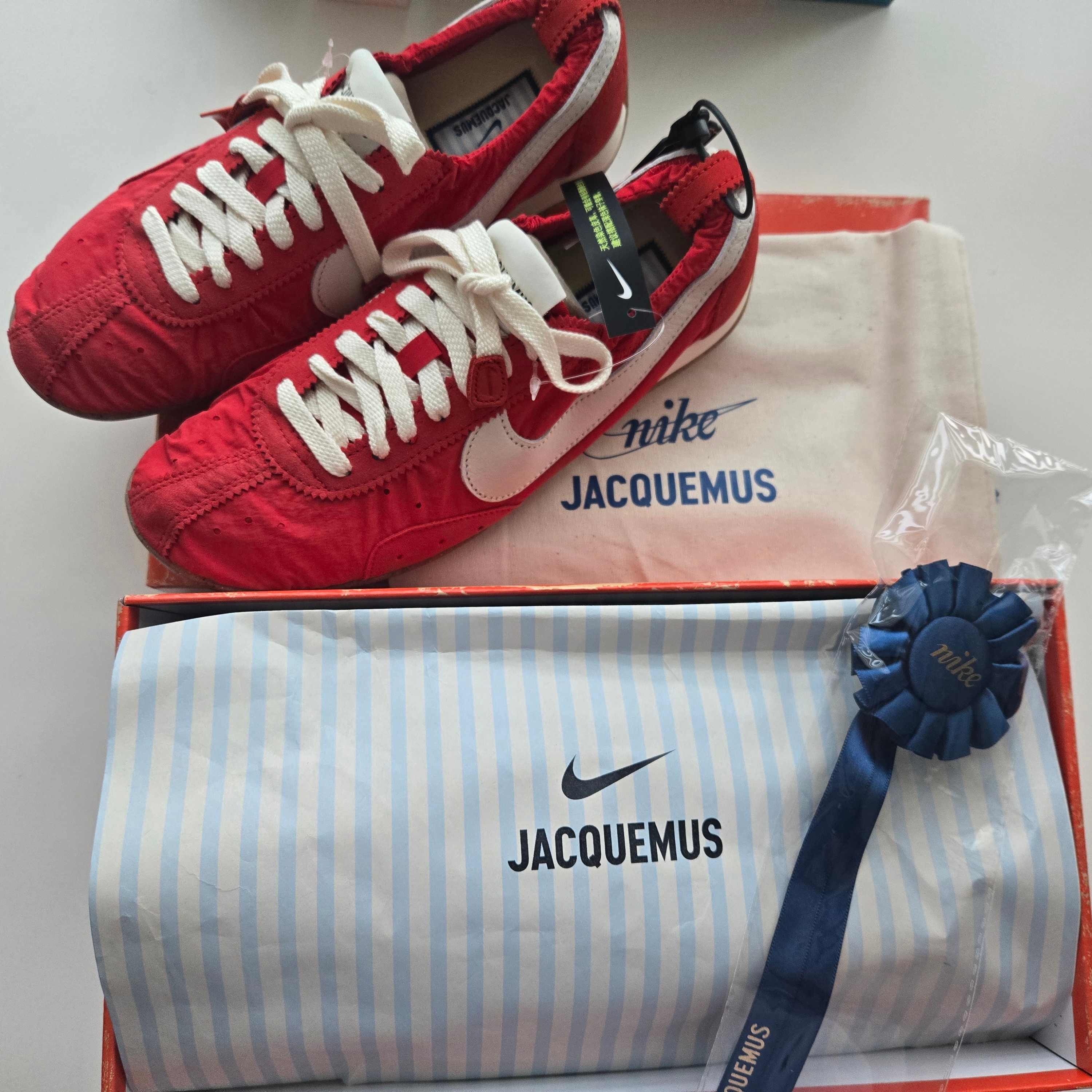 Nike x Jacquemus Moon Shoe SP University Red and Bicycle Yellow 착용 스타일 - 4
