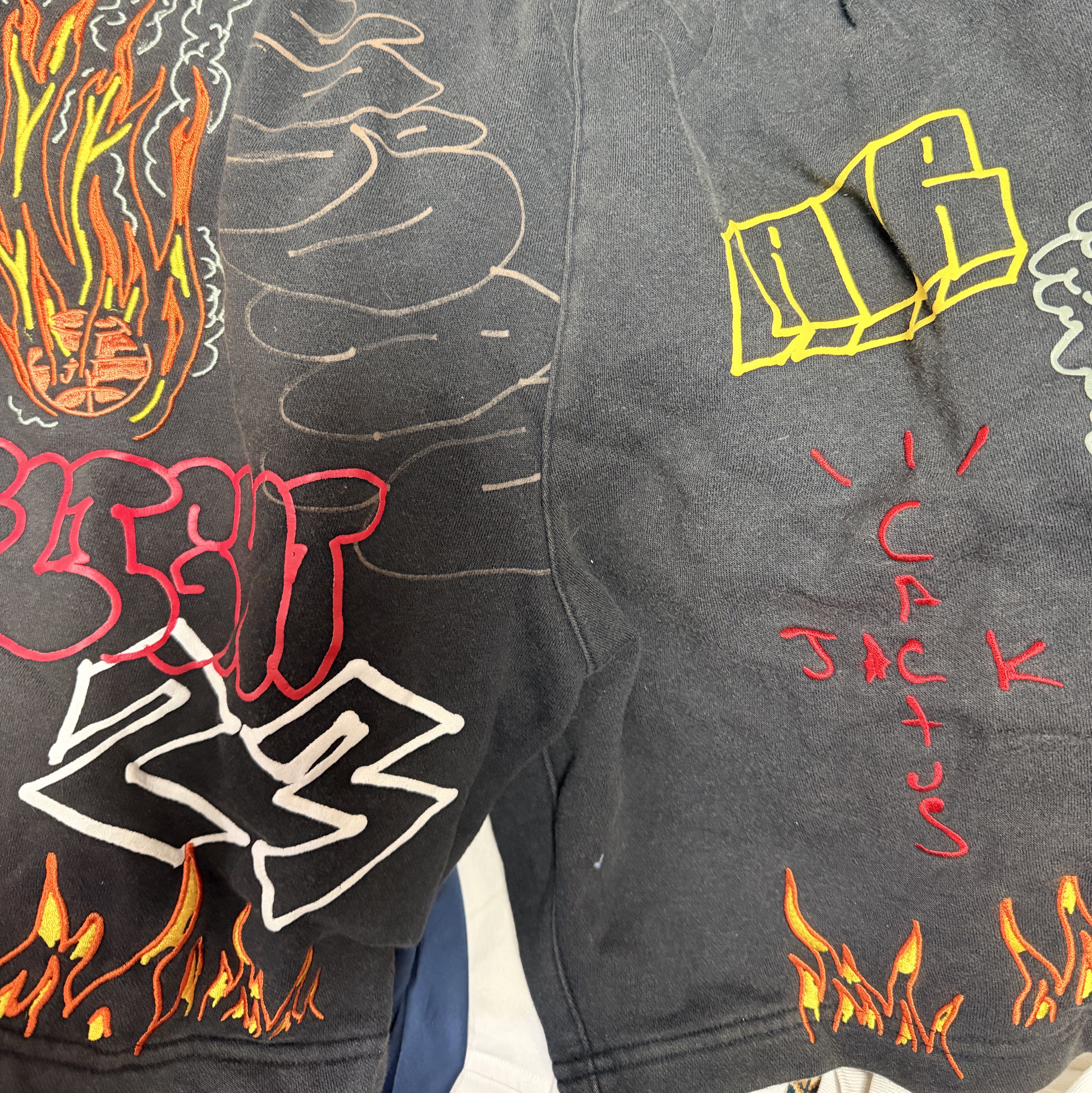 Jordan x Travis Scott MJ Fleece Short 착용 스타일