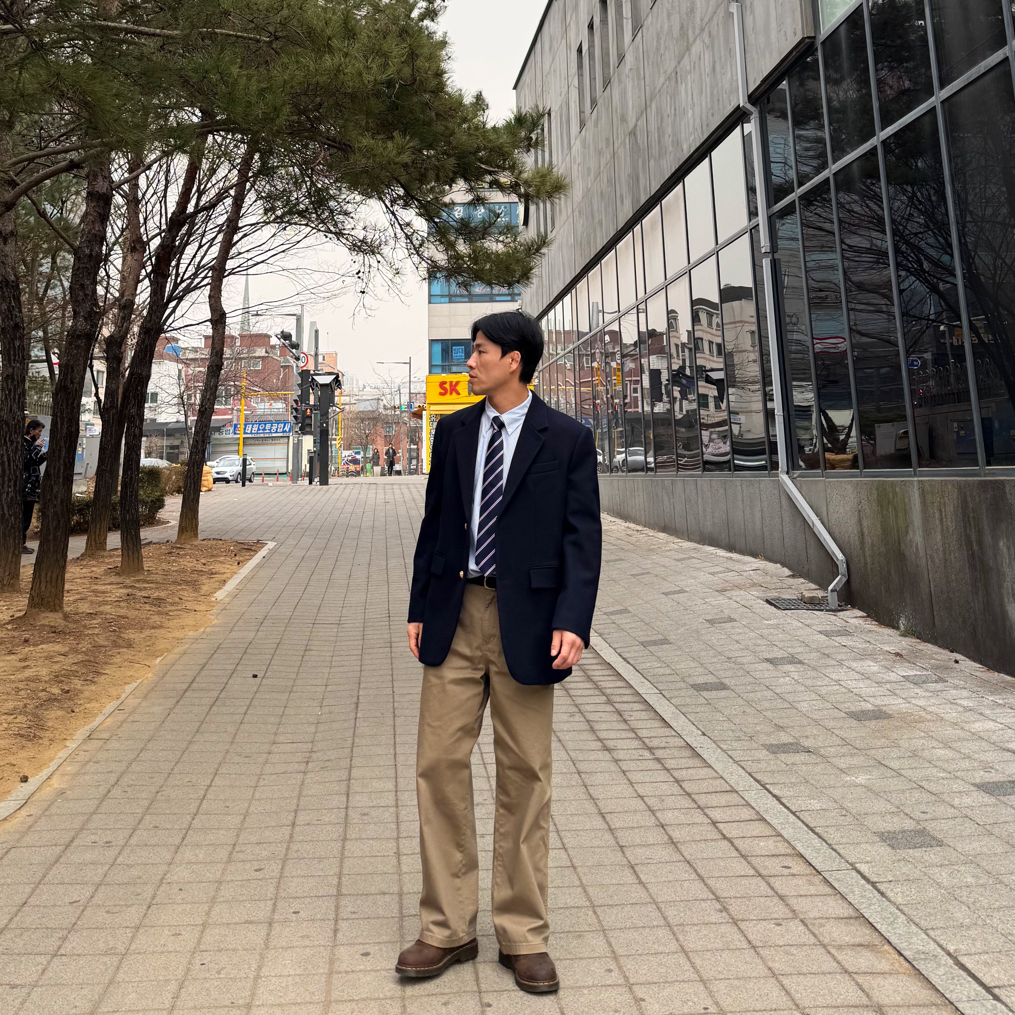 Dr. Martens 1461 Bex Crazy Horse Dark Brown 착용 스타일 - 1