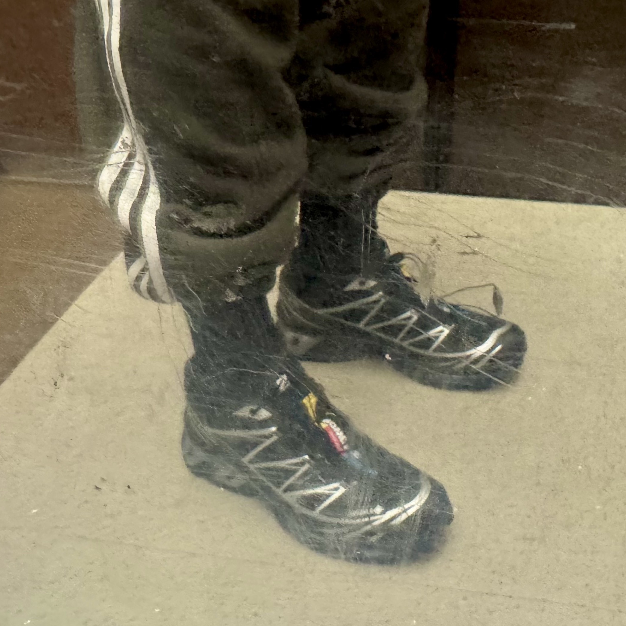 Salomon XT-6 GTX Black Silver 착용 스타일 - 4