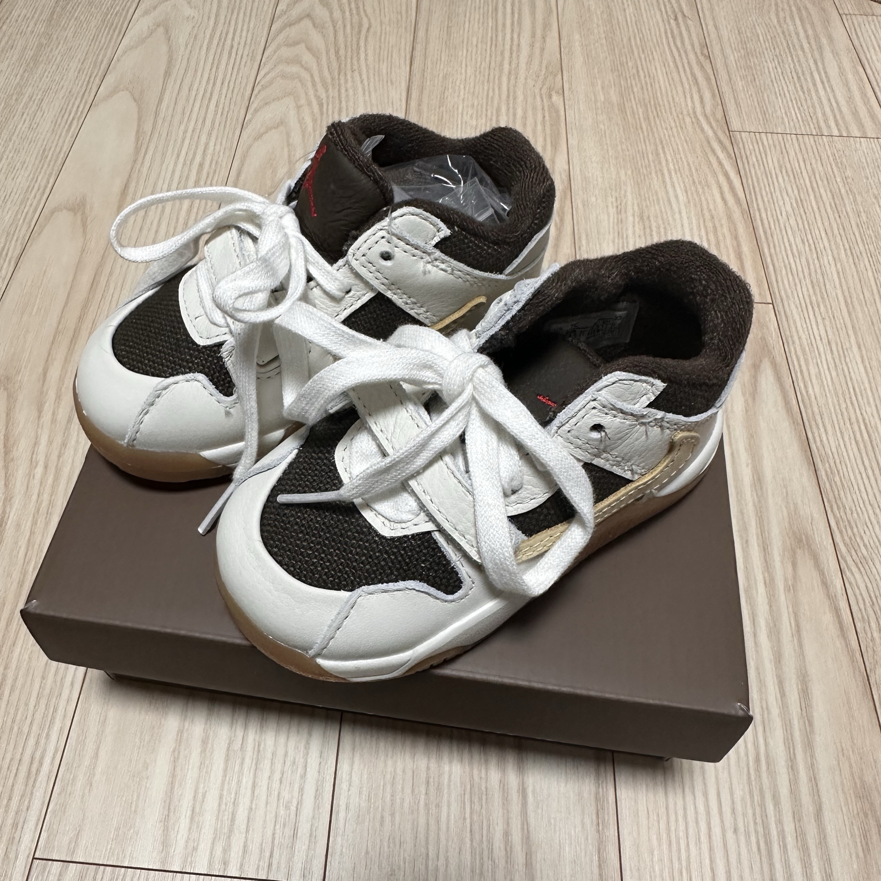 (TD) Jordan x Travis Scott Jumpman Jack TR Sail and Dark Mocha 착용 스타일
