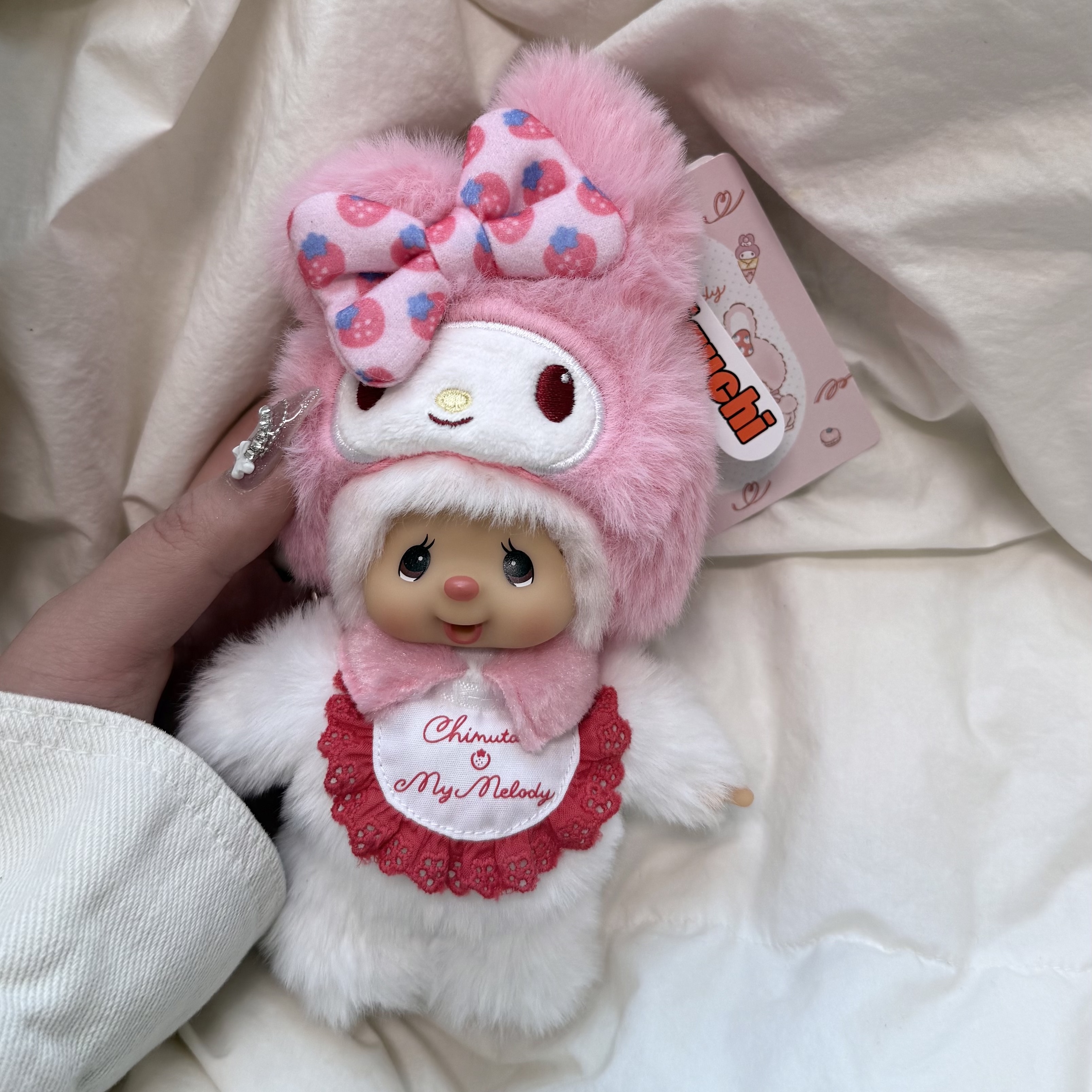 Monchhichi x Sanrio Characters My Melody Chimutan Keychain 착용 스타일