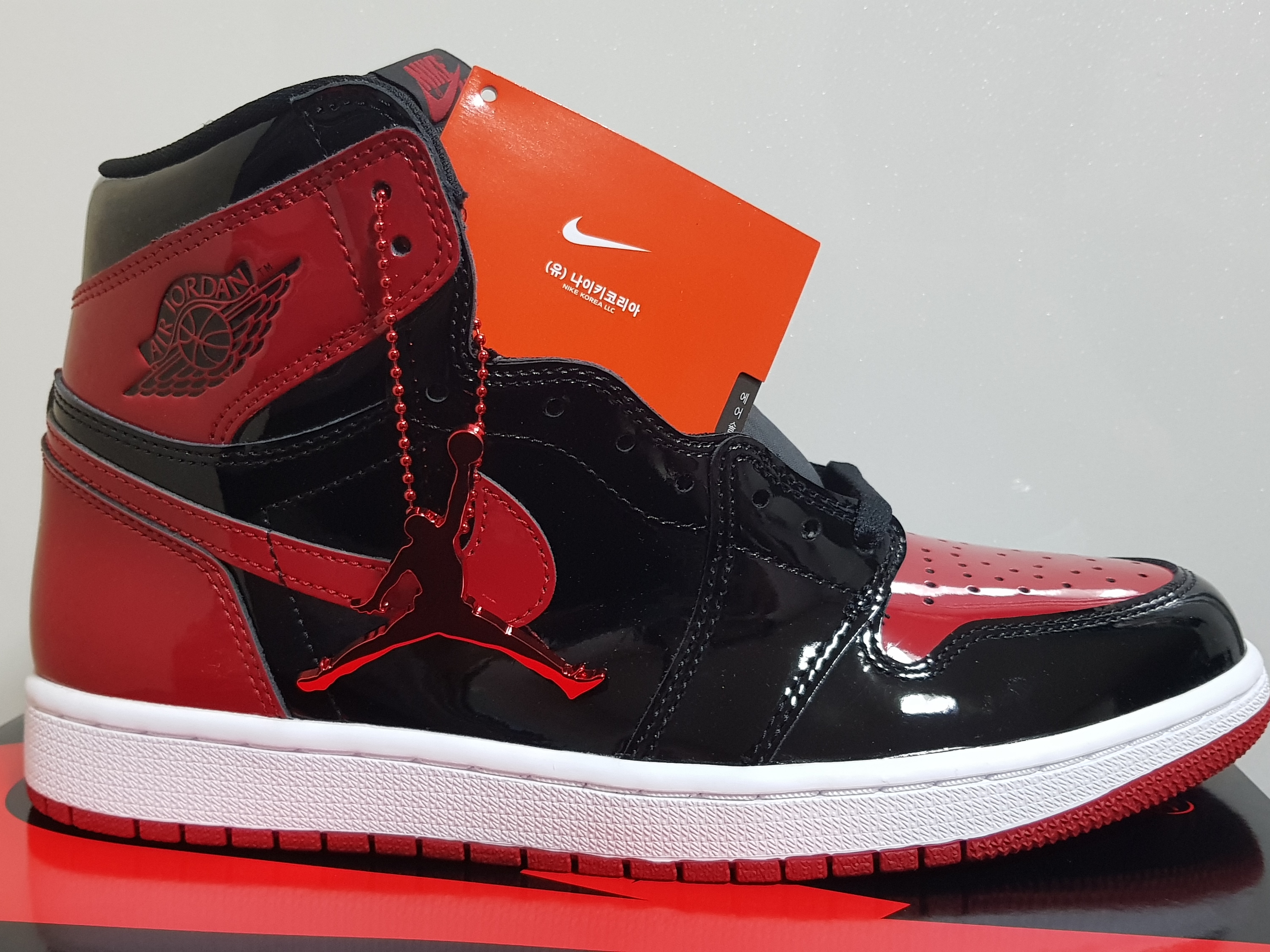 Jordan 1 Retro High OG Patent Bred 착용 스타일
