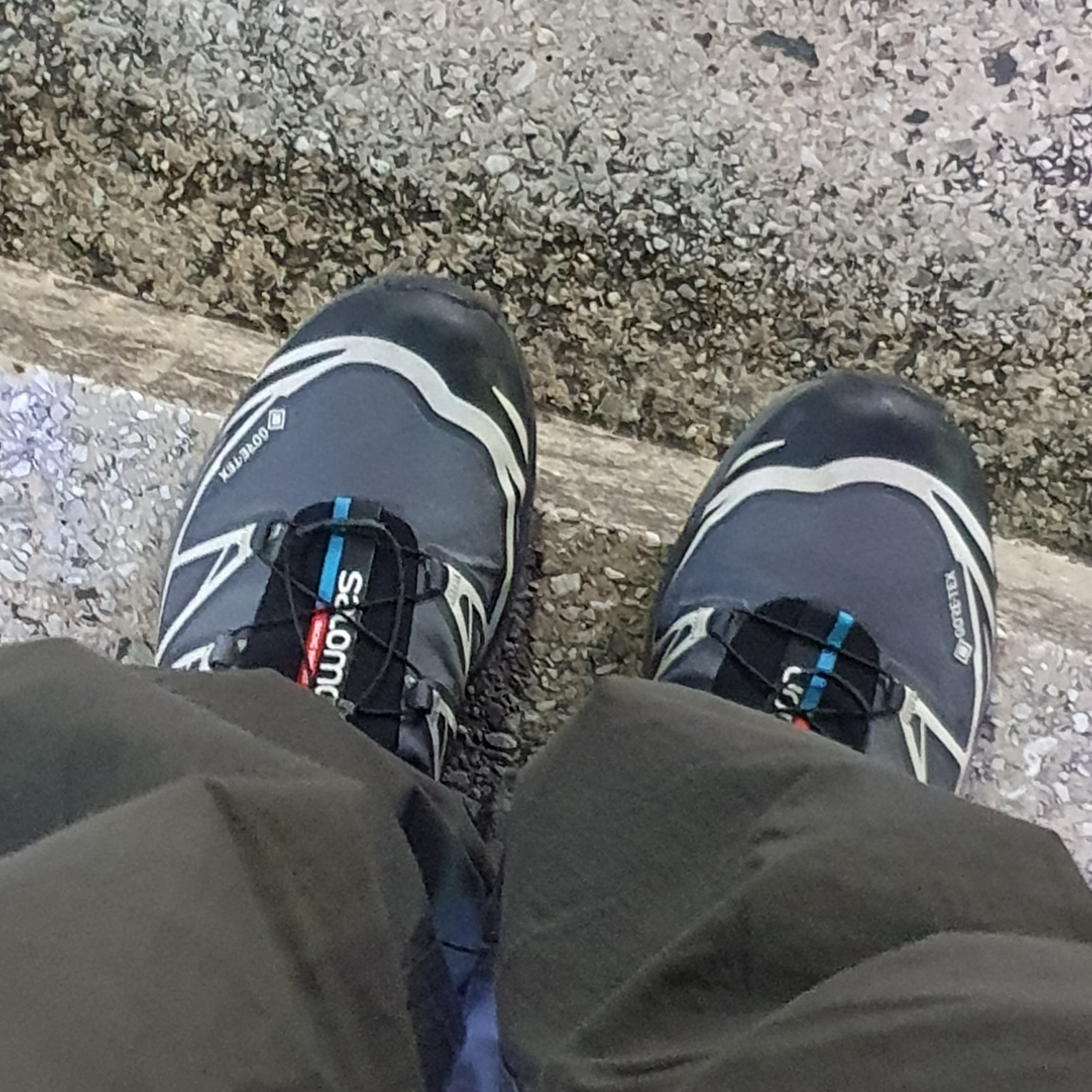 Salomon XT-6 Gore-Tex Black Ebony 착용 스타일