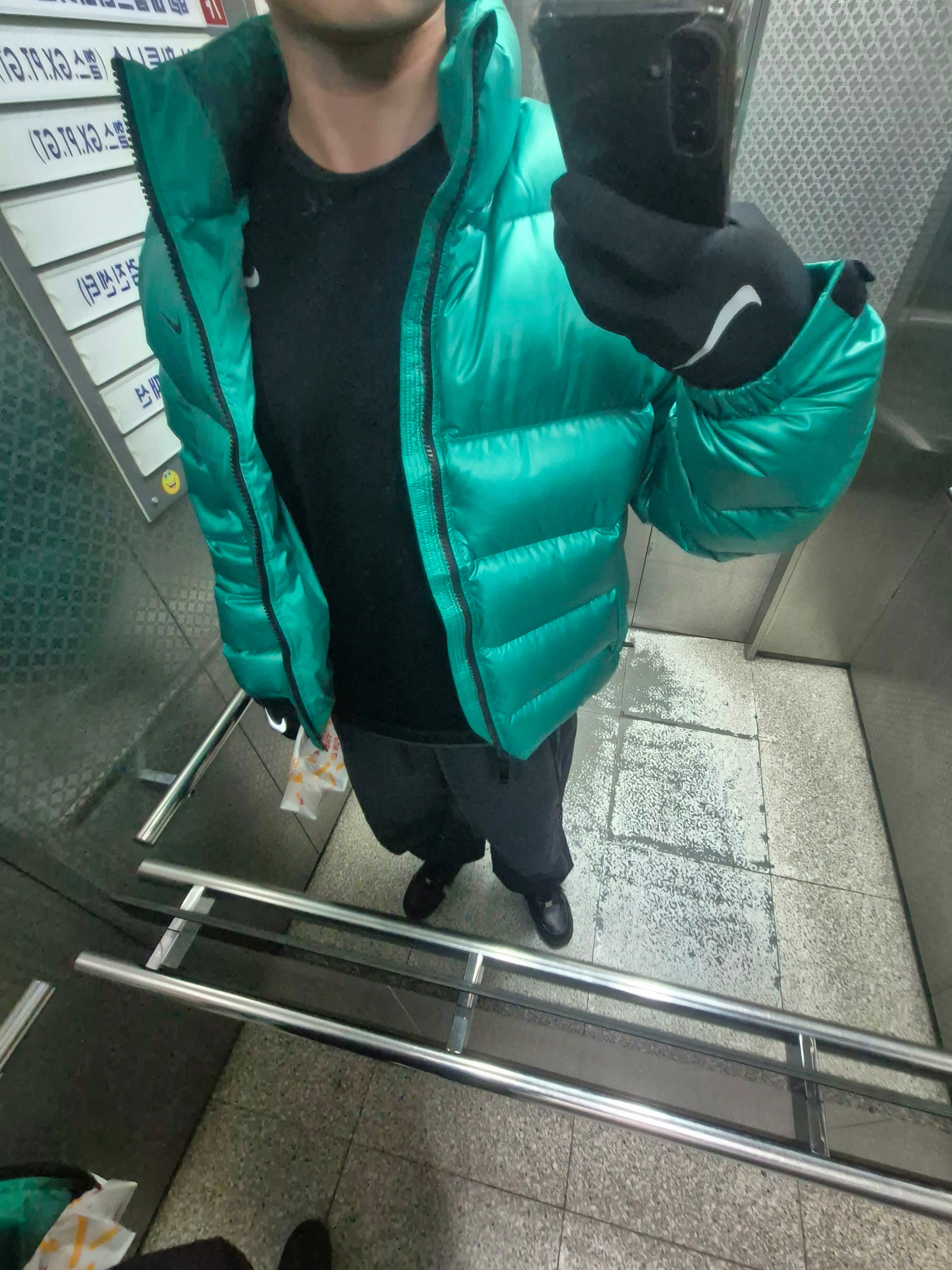 Nike Miler Running Gloves Black Silver, Nike x Drake Nocta Sunset Puffer Jacket Neptune Green Black - Asia 착용 스타일