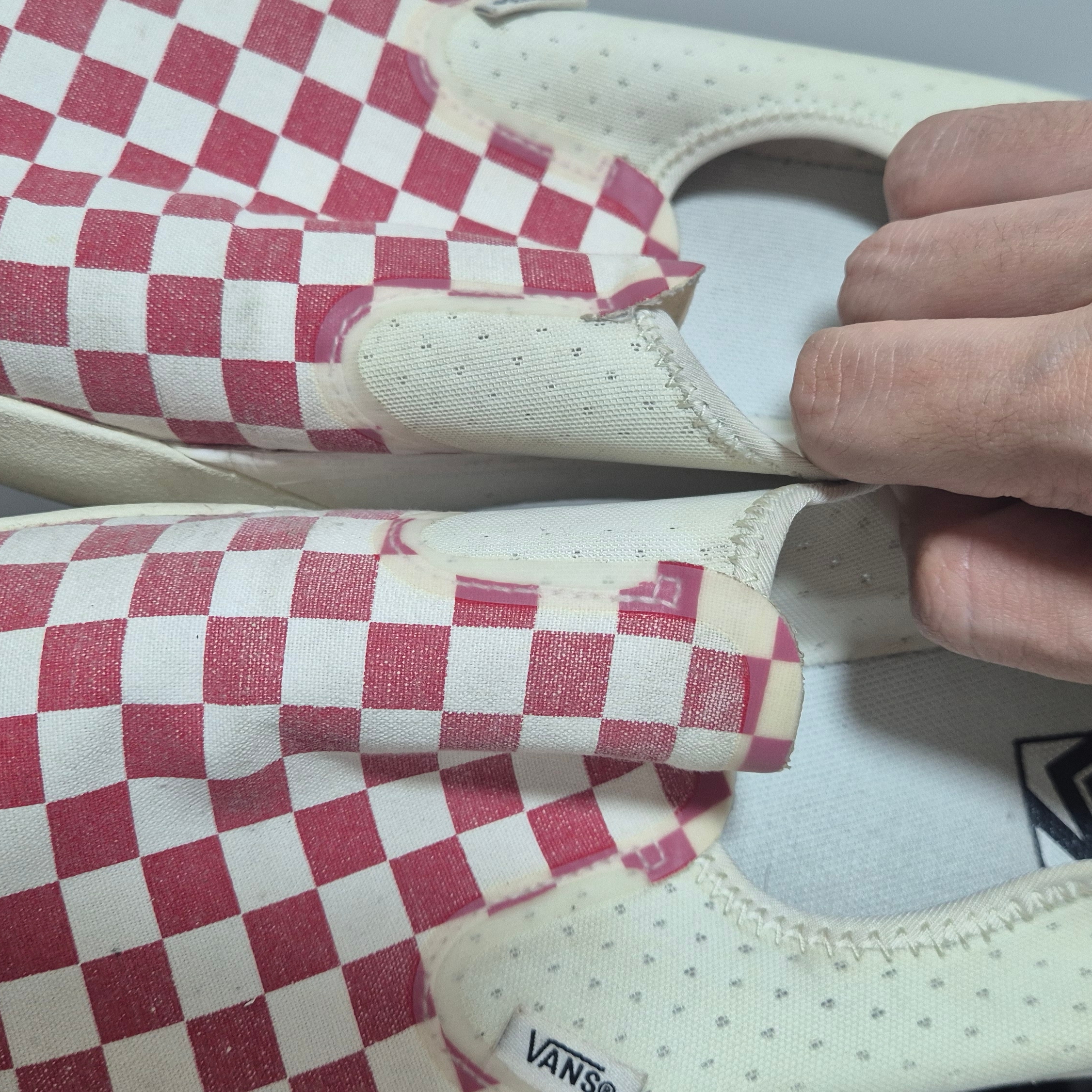 Vans ComfyCush One Checkerboard Racing Red Marshmallow 착용 스타일