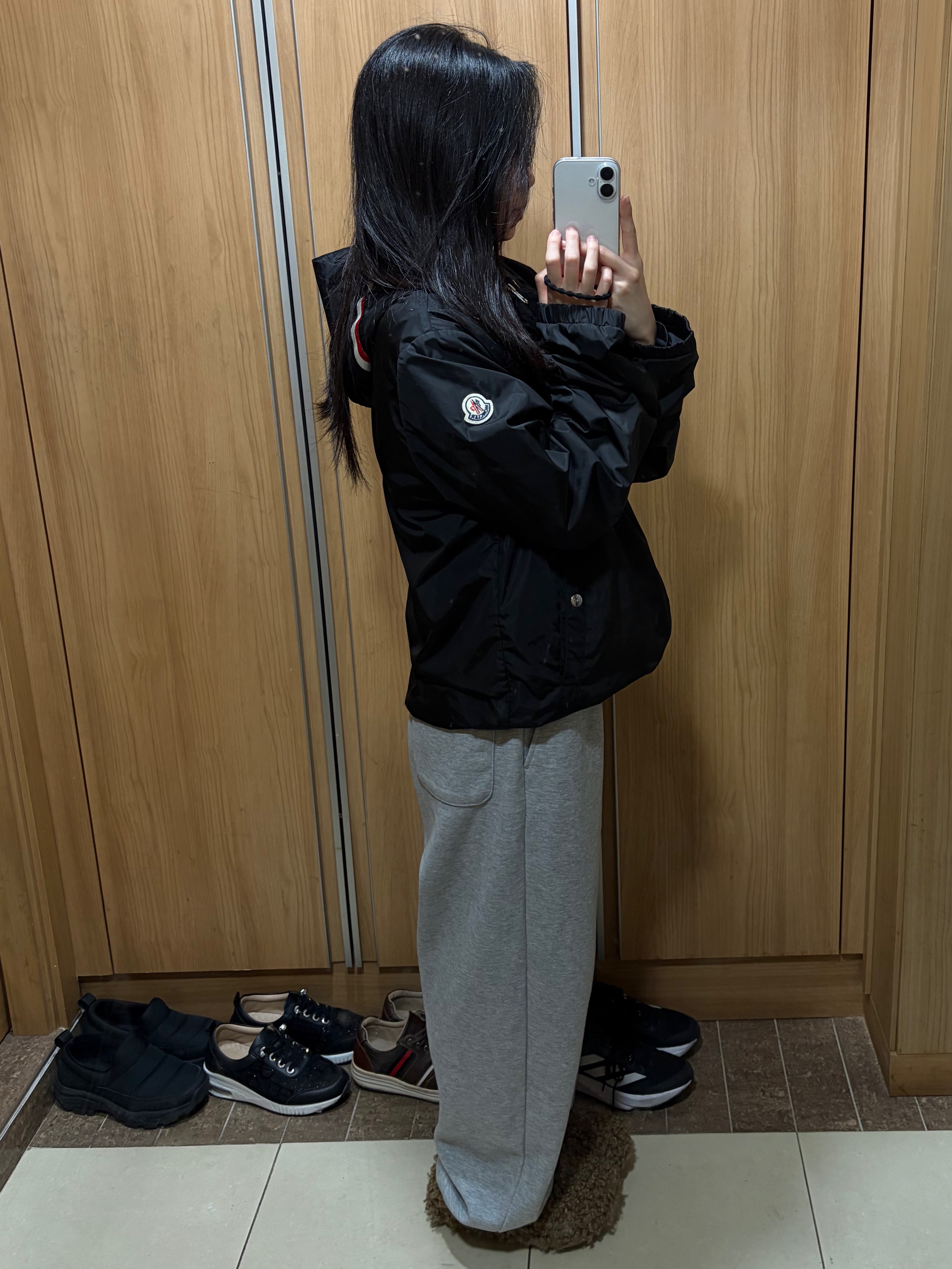 Moncler Grimpeurs Hooded Jacket Black - 24SS 착용 스타일