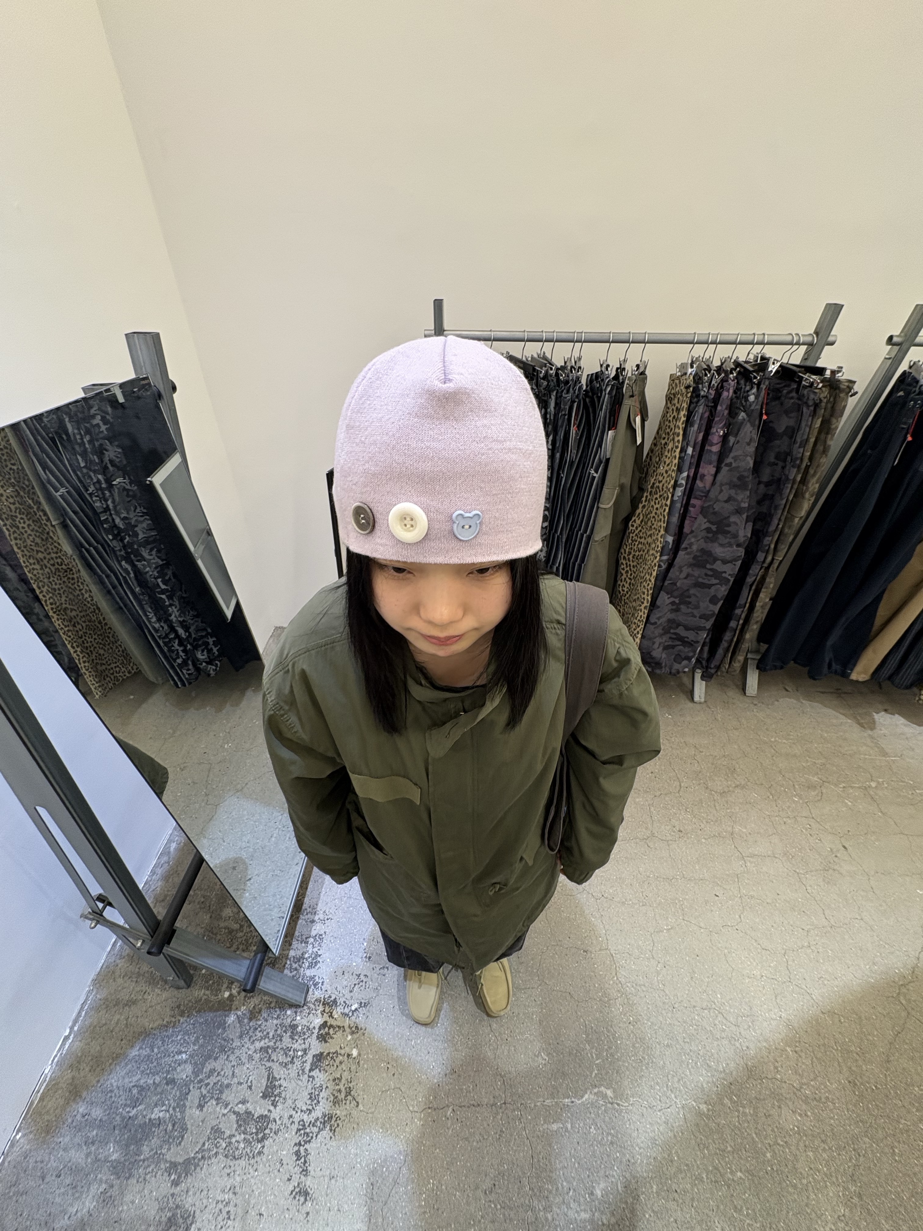Military Surplus US M65 Fishtail Parka Olive Drab, Clarks Wallabee Maple Suede 착용 스타일