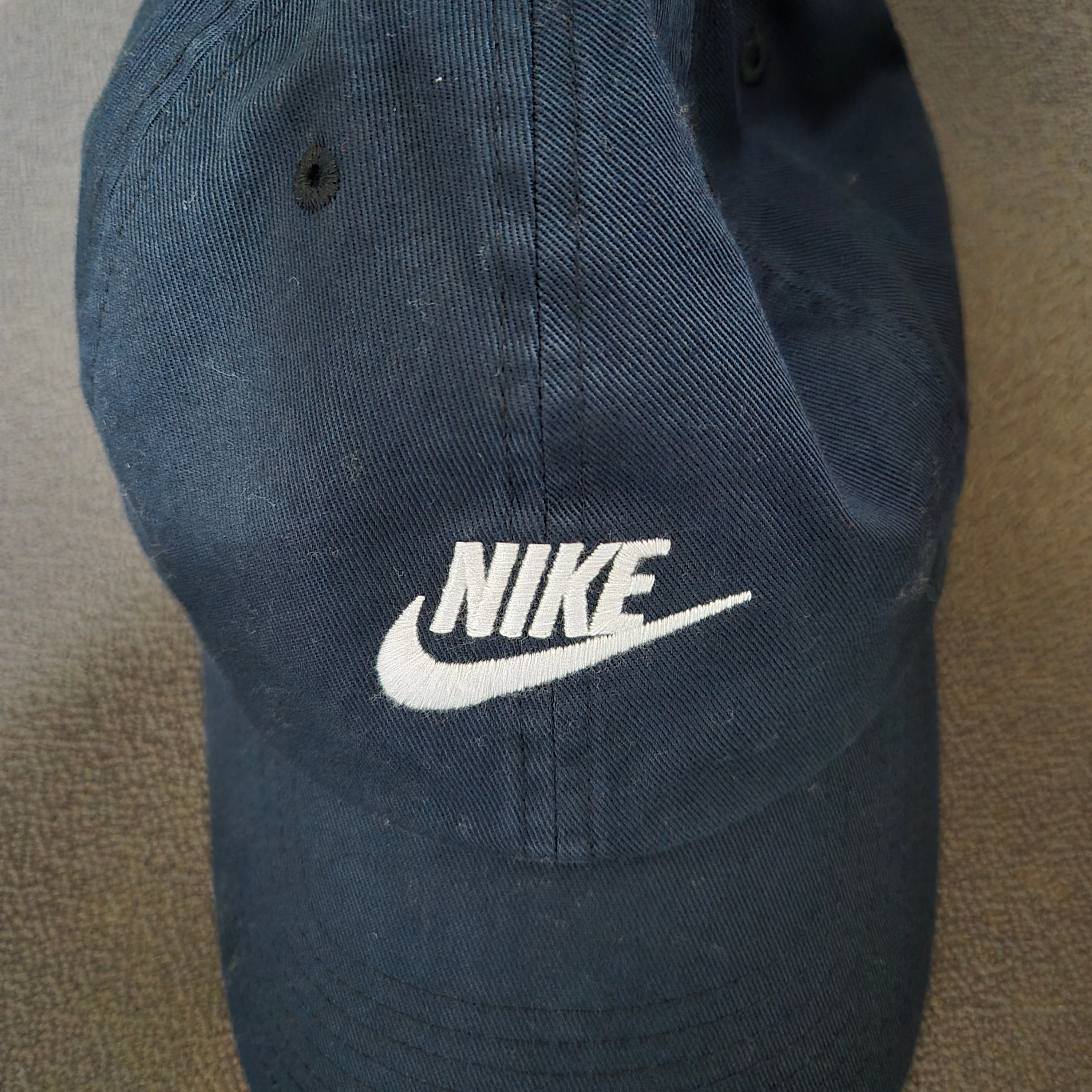 Nike Dri-Fit Club Structured Swoosh Cap Black 착용 스타일